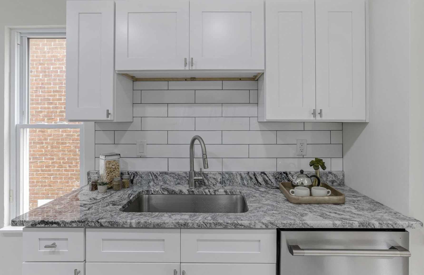 653 Gilbert St, Columbus OH 43205-2632 exterior