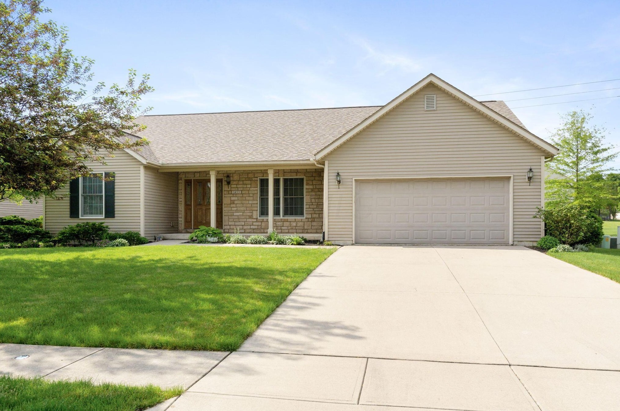 1453 Hickory Gate Dr, Marysville, OH 43040-8015