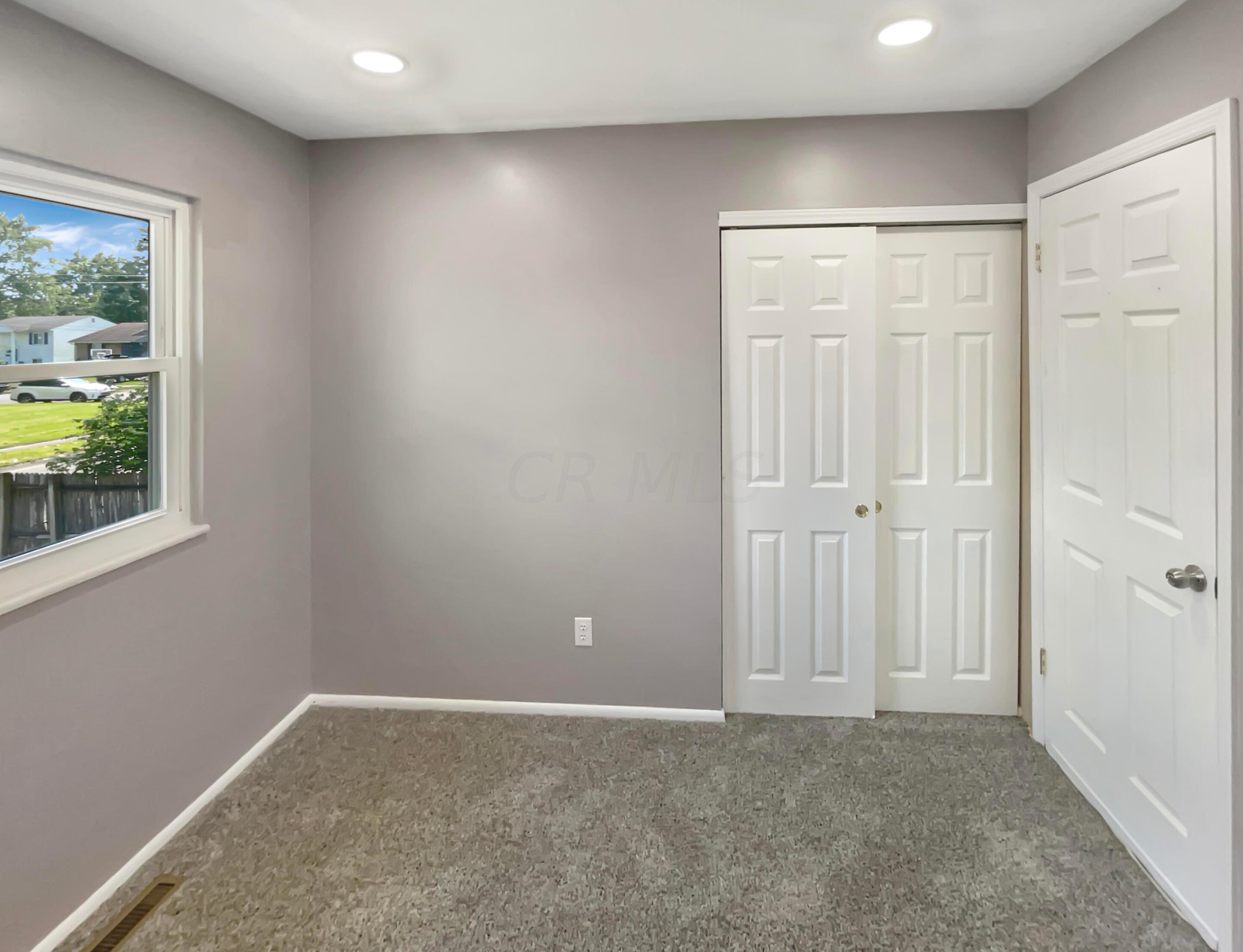 820 Allison Dr, Columbus OH 43207-4247 exterior