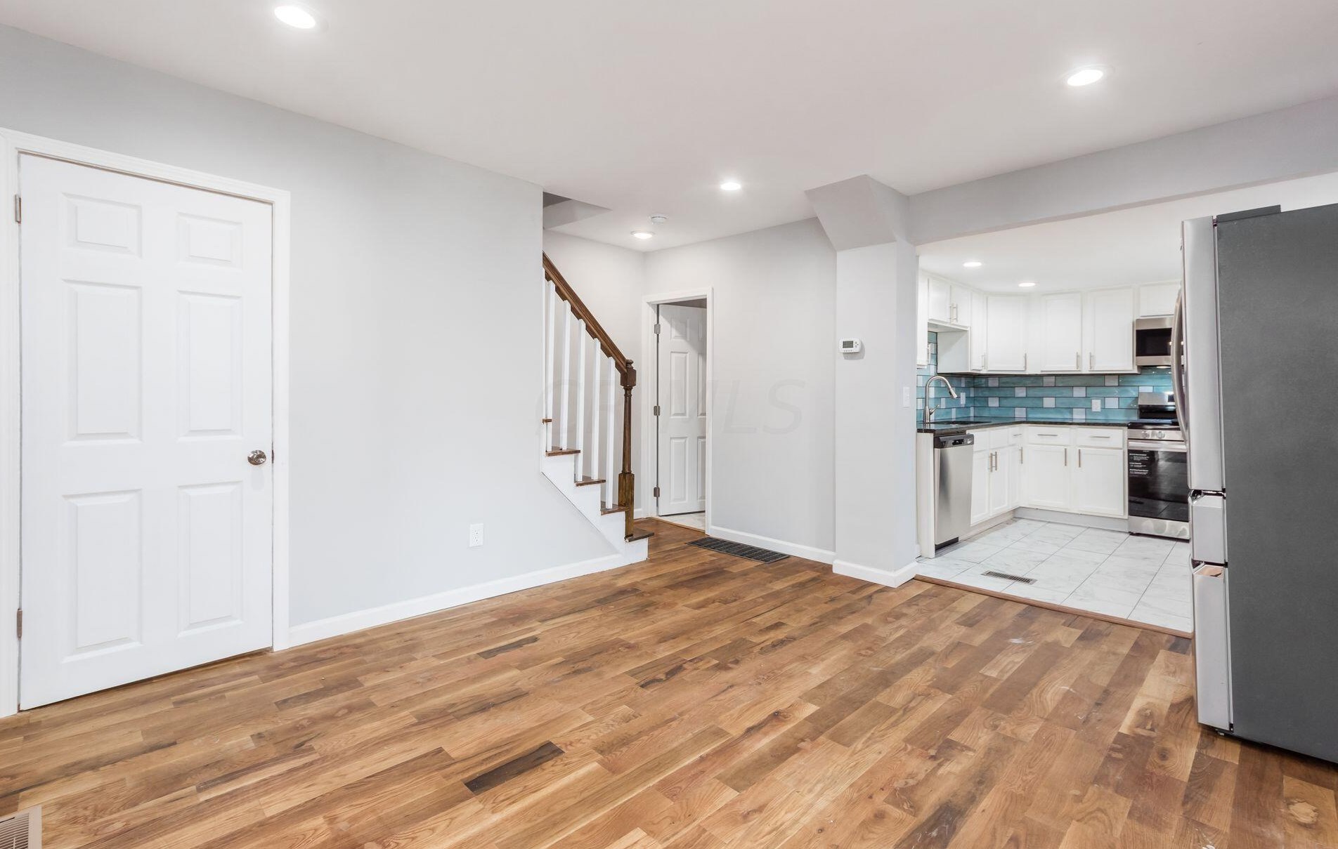 1058 Leona Ave, Columbus OH 43201-3036 exterior