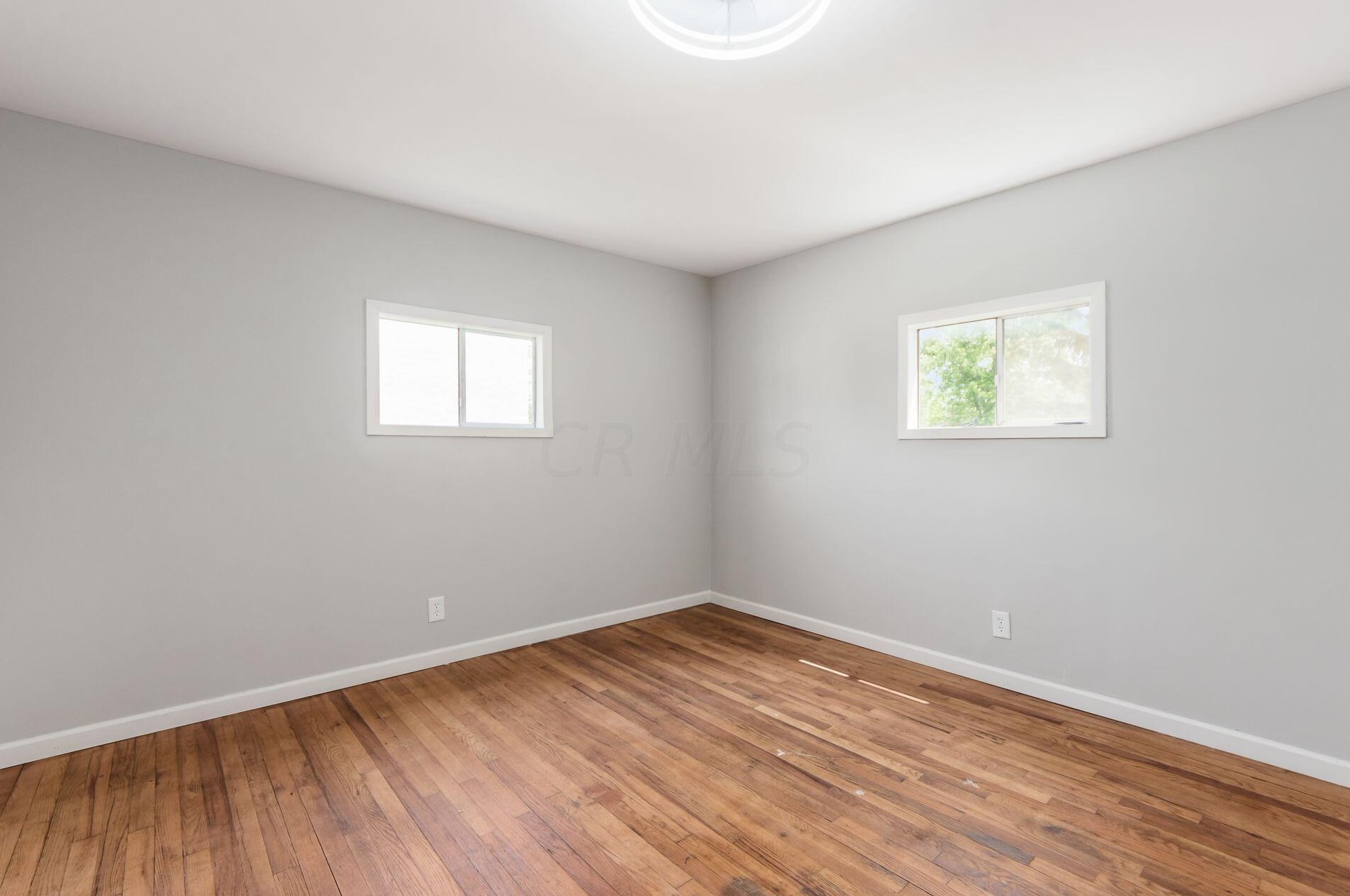 1058 Leona Ave, Columbus OH 43201-3036 exterior