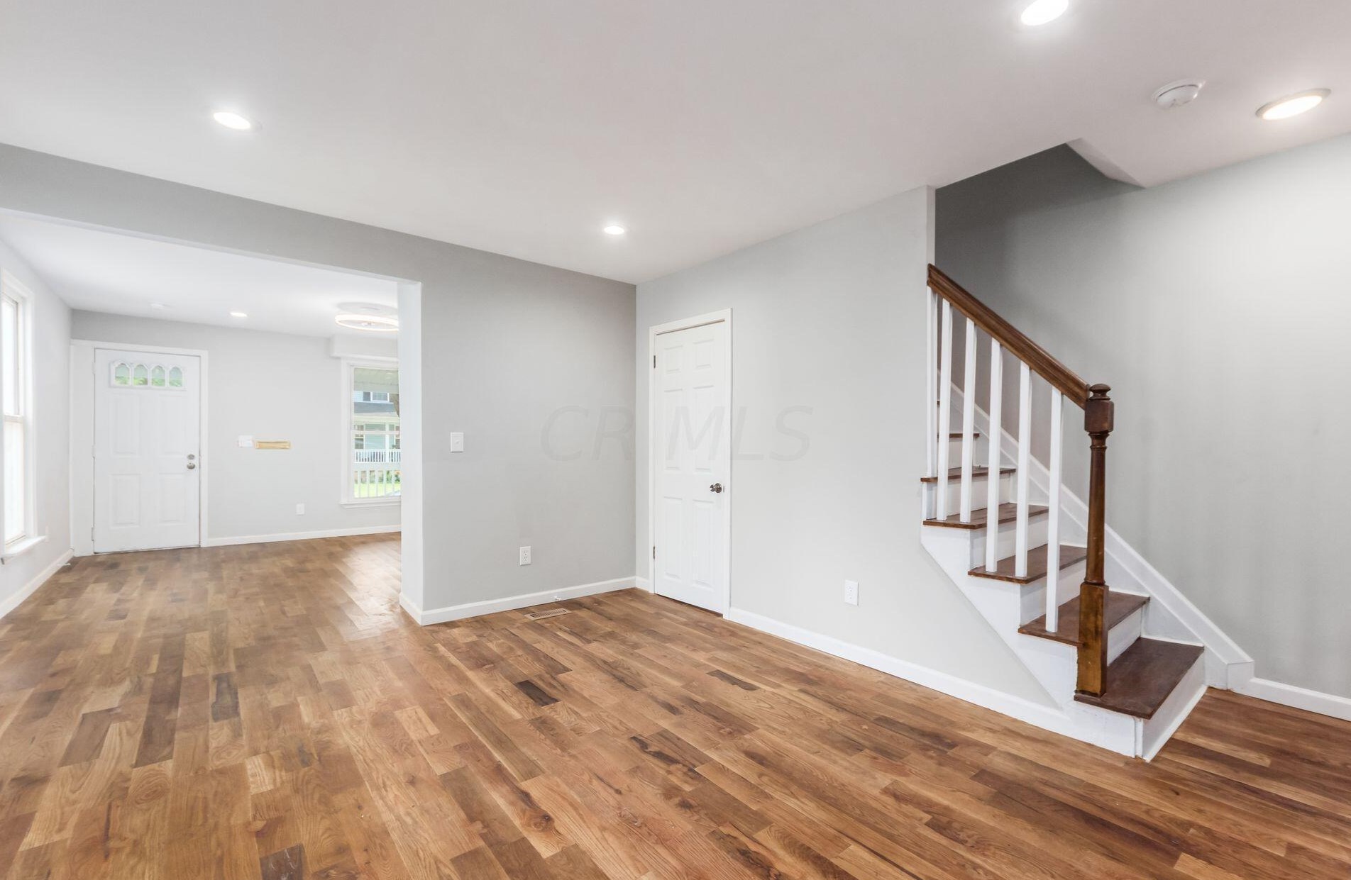 1058 Leona Ave, Columbus OH 43201-3036 exterior