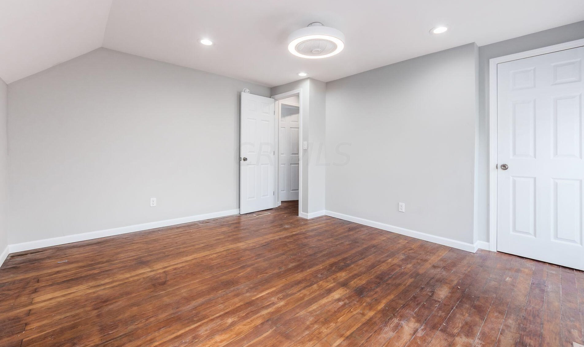 1058 Leona Ave, Columbus OH 43201-3036 exterior