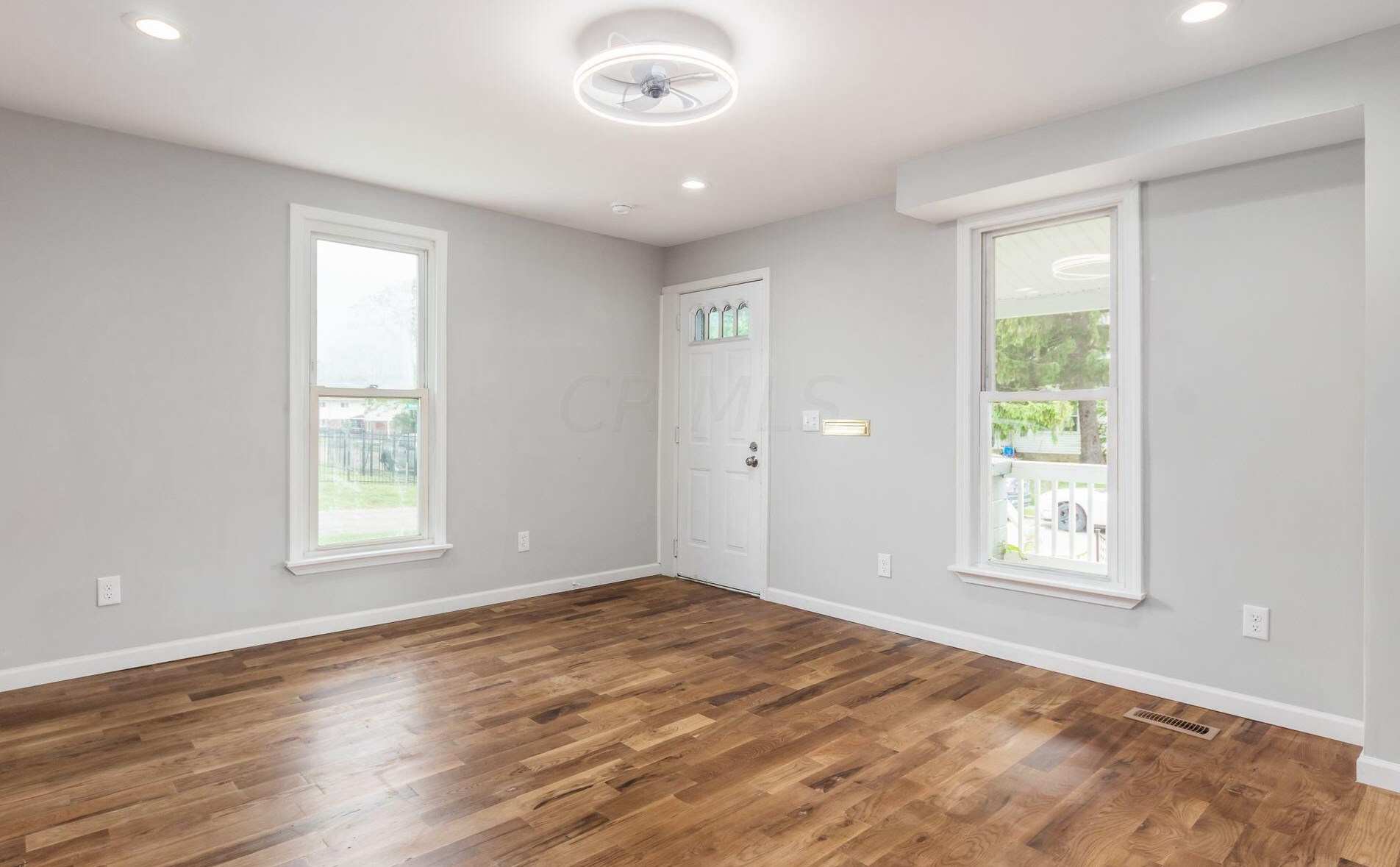 1058 Leona Ave, Columbus OH 43201-3036 exterior