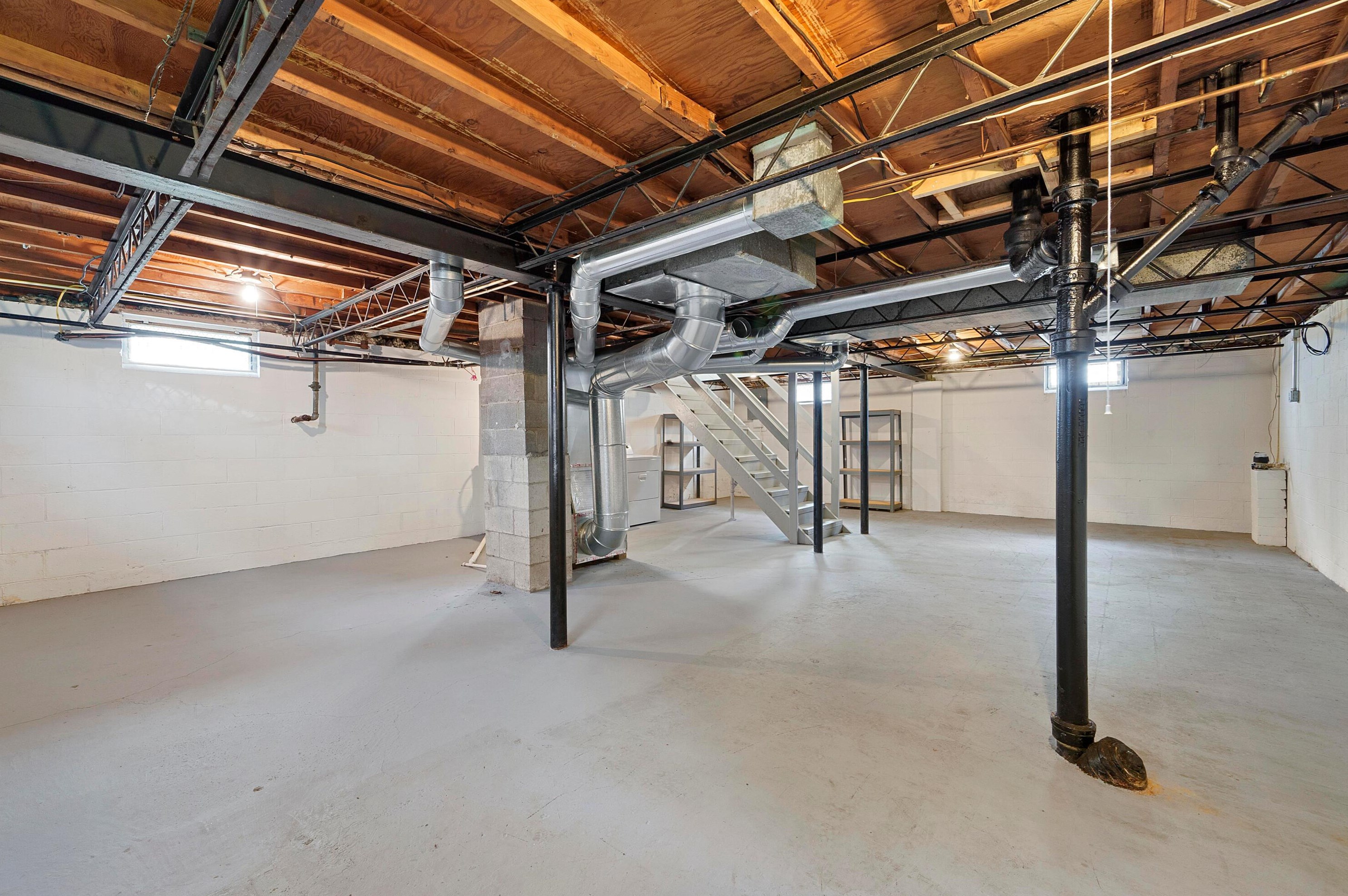 388 Derrer Rd, Columbus OH 43204-1129 exterior