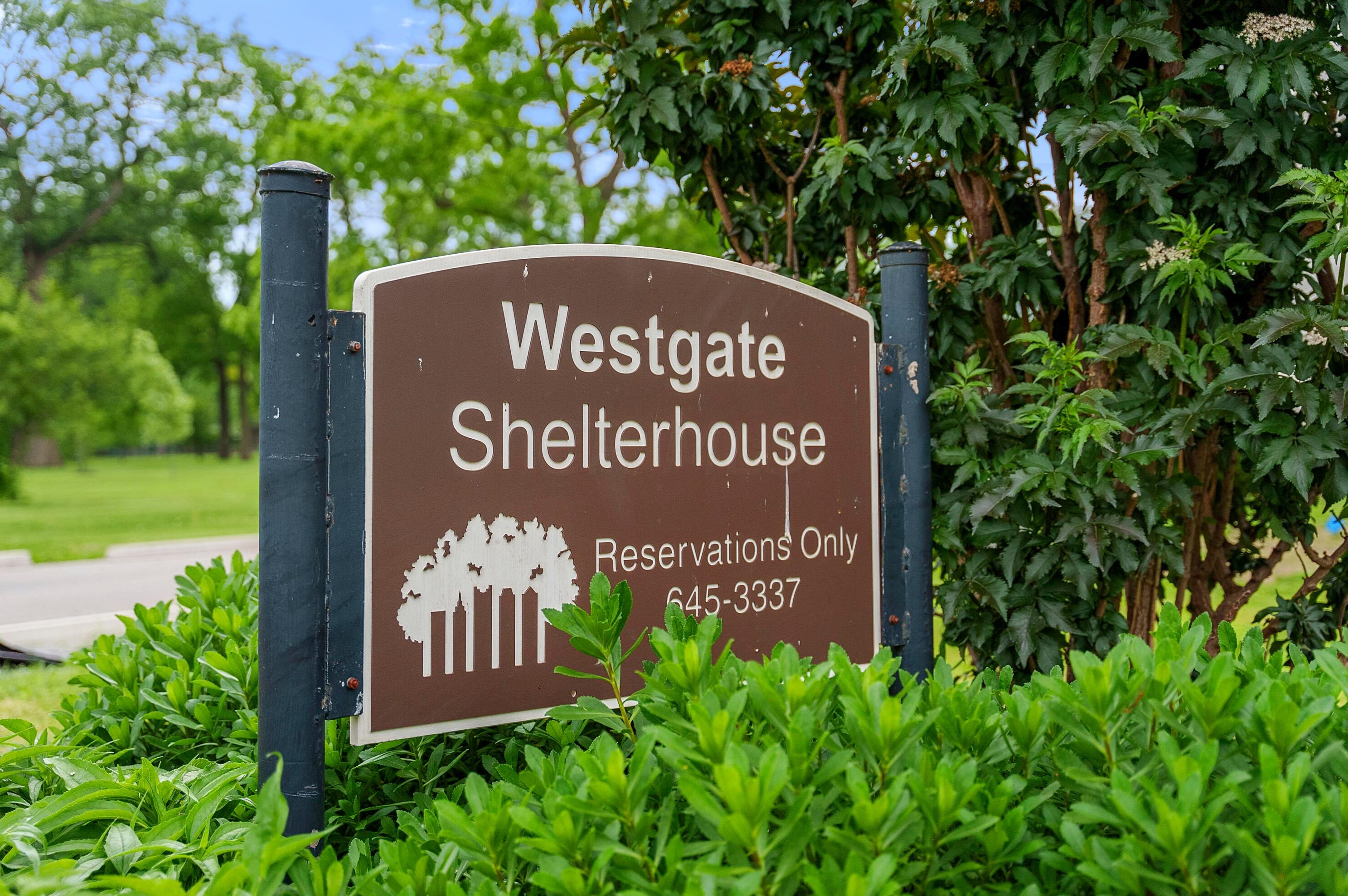 388 Derrer Rd, Columbus OH 43204-1129 exterior