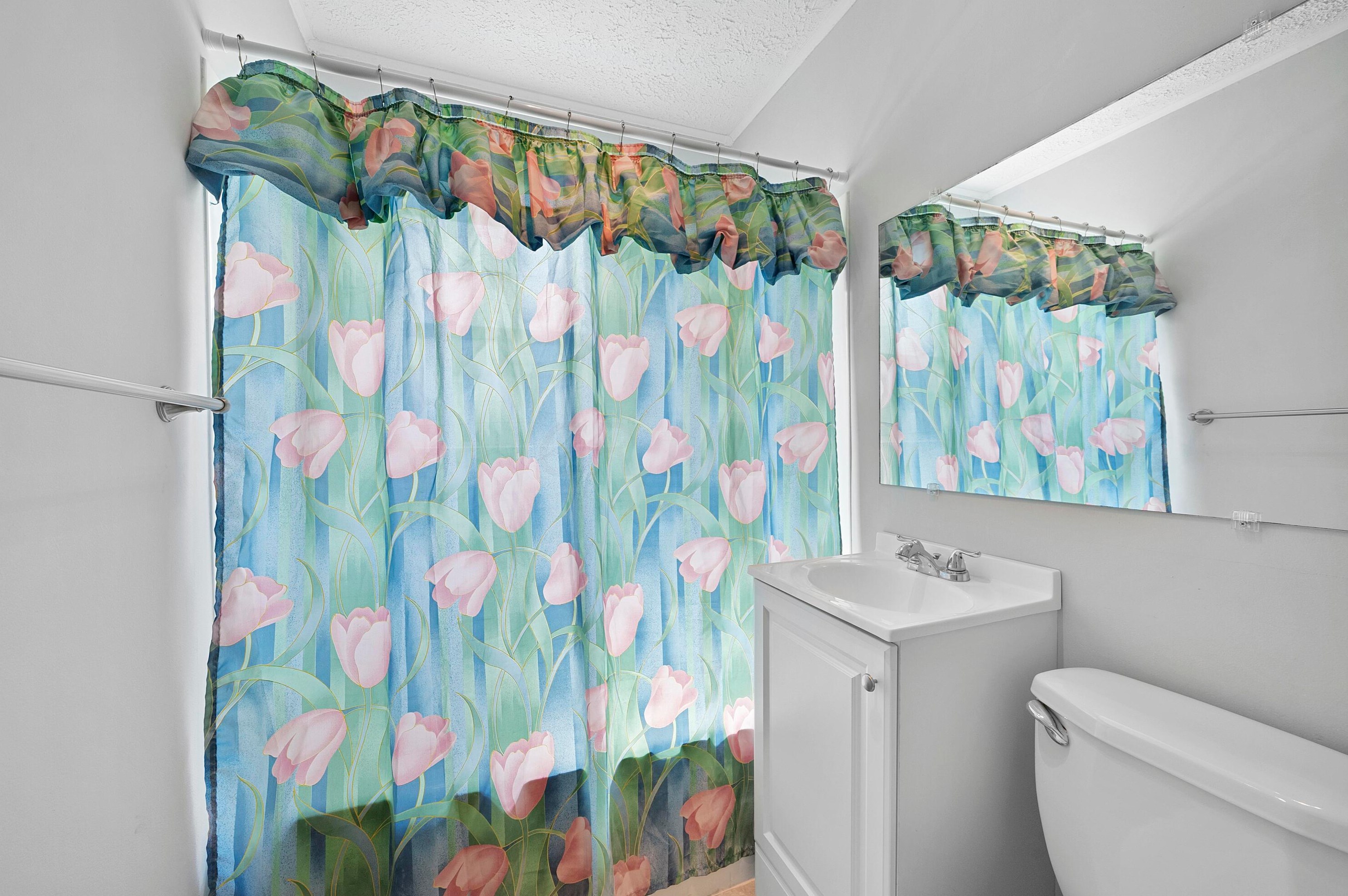 388 Derrer Rd, Columbus OH 43204-1129 exterior