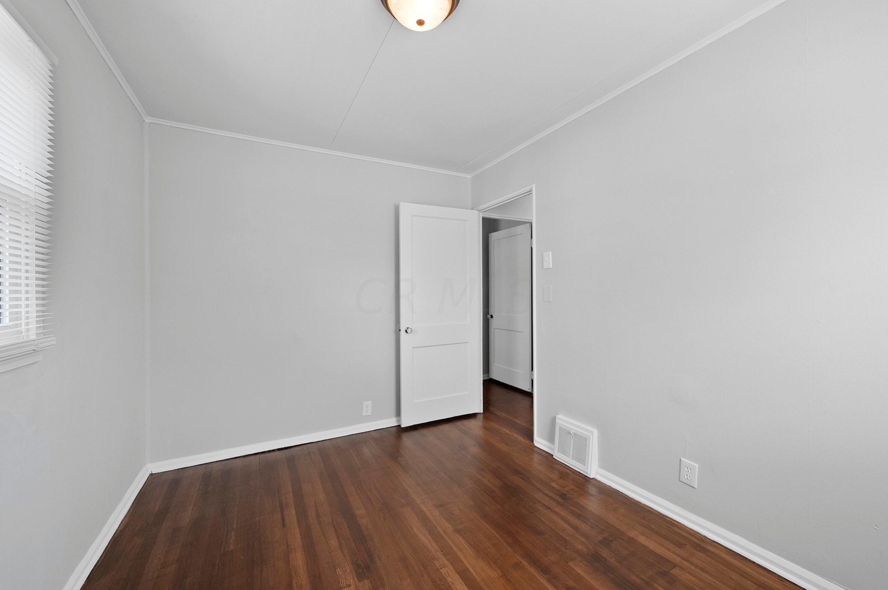 388 Derrer Rd, Columbus OH 43204-1129 exterior