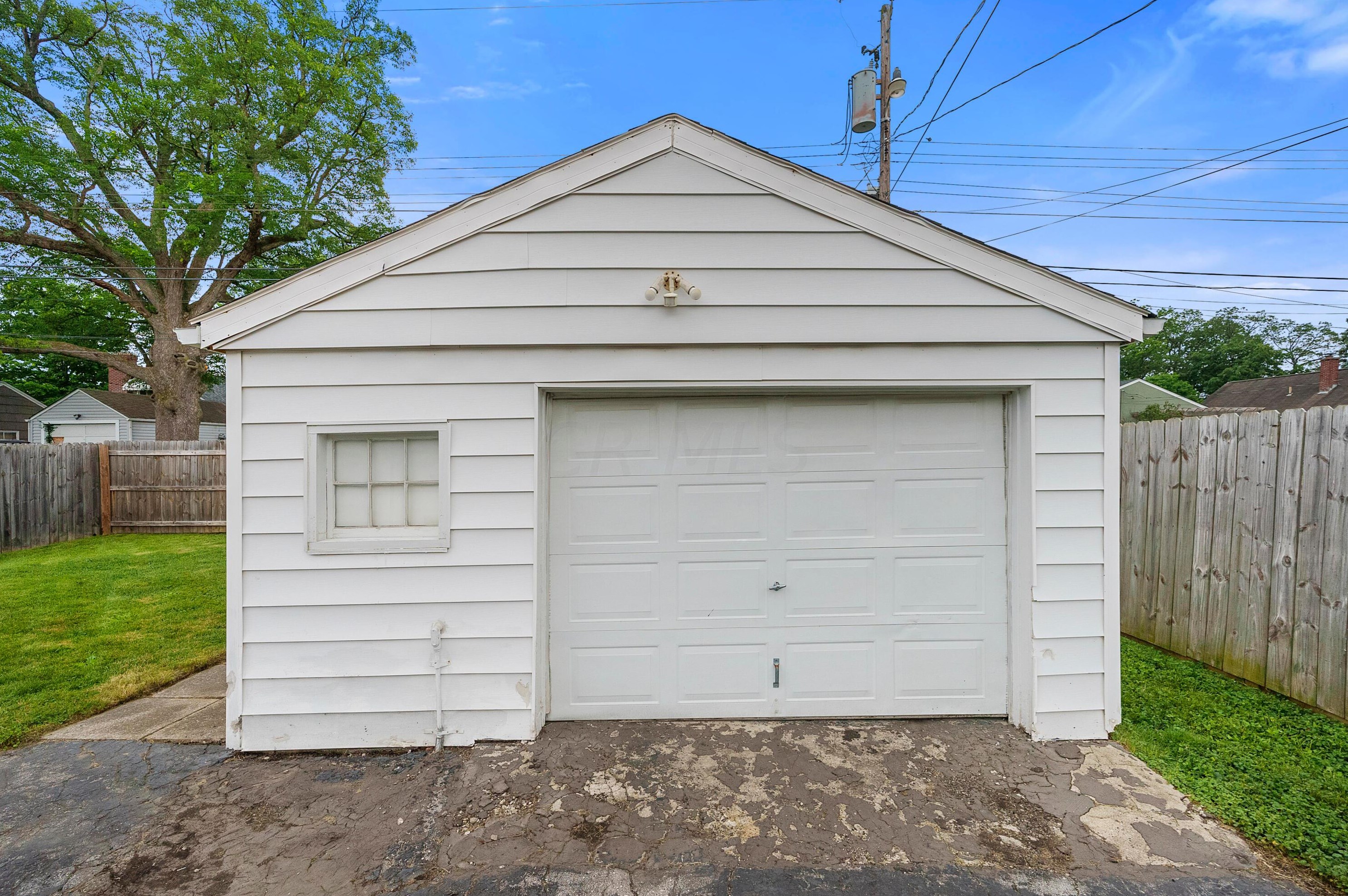 388 Derrer Rd, Columbus OH 43204-1129 exterior