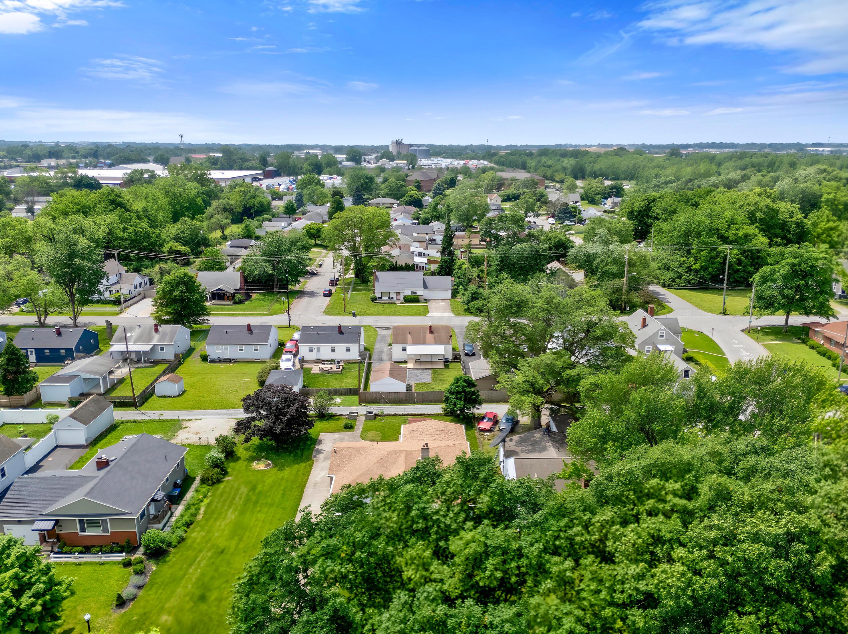 388 Derrer Rd, Columbus OH 43204-1129 exterior