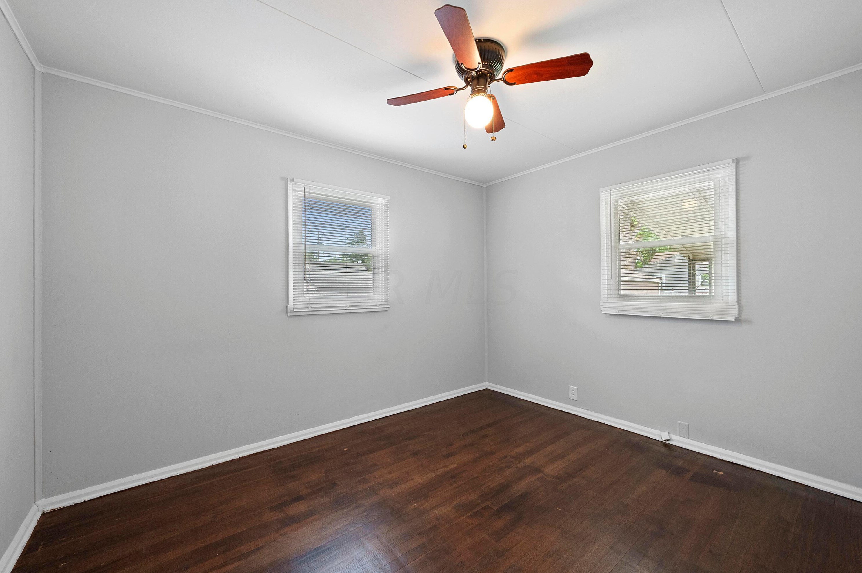 388 Derrer Rd, Columbus OH 43204-1129 exterior