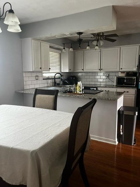 6110 Meadow Wood Ln, Columbus OH  43228-9732 exterior