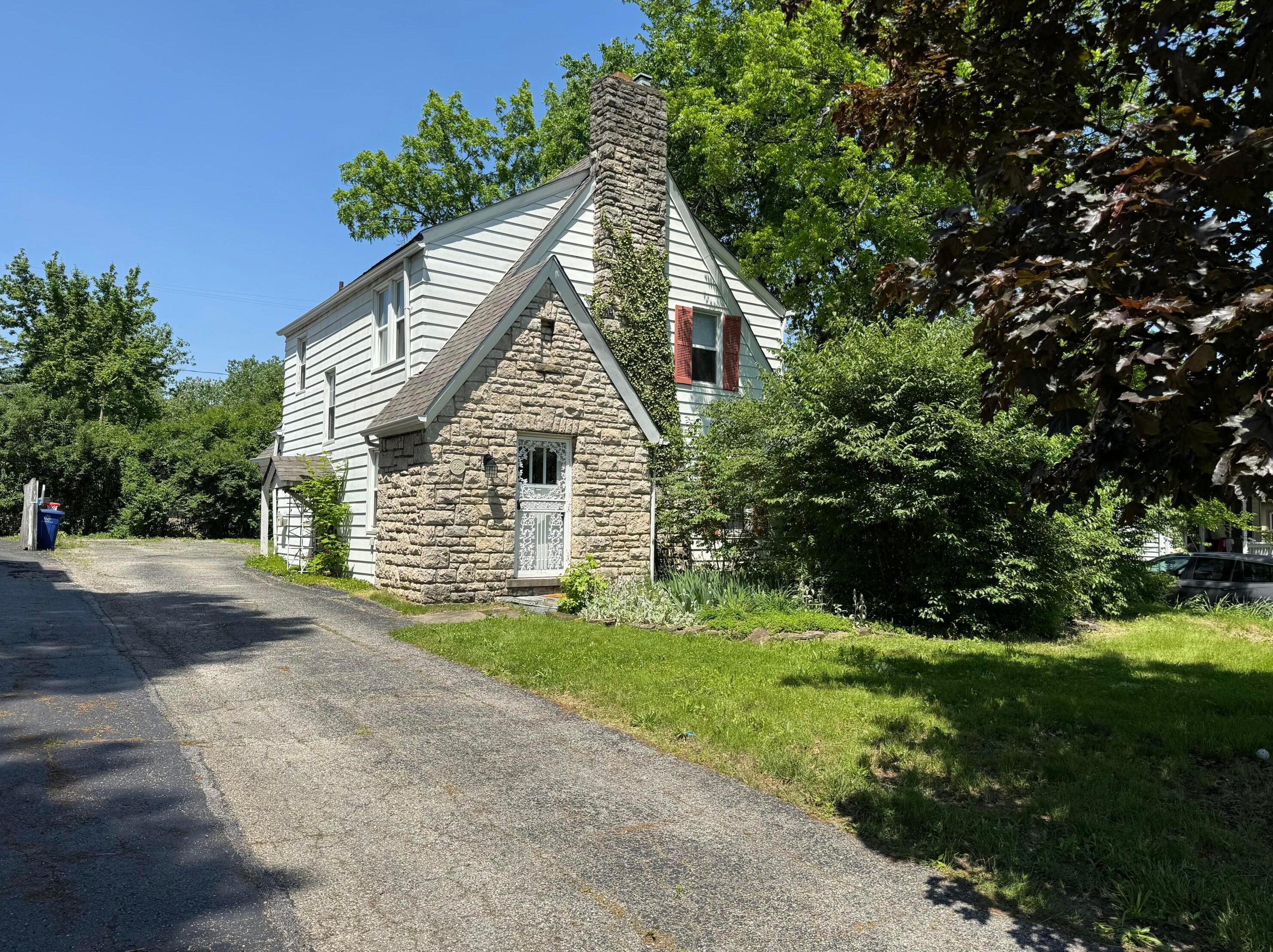 663 Eastmoor Blvd, Columbus, OH 43209