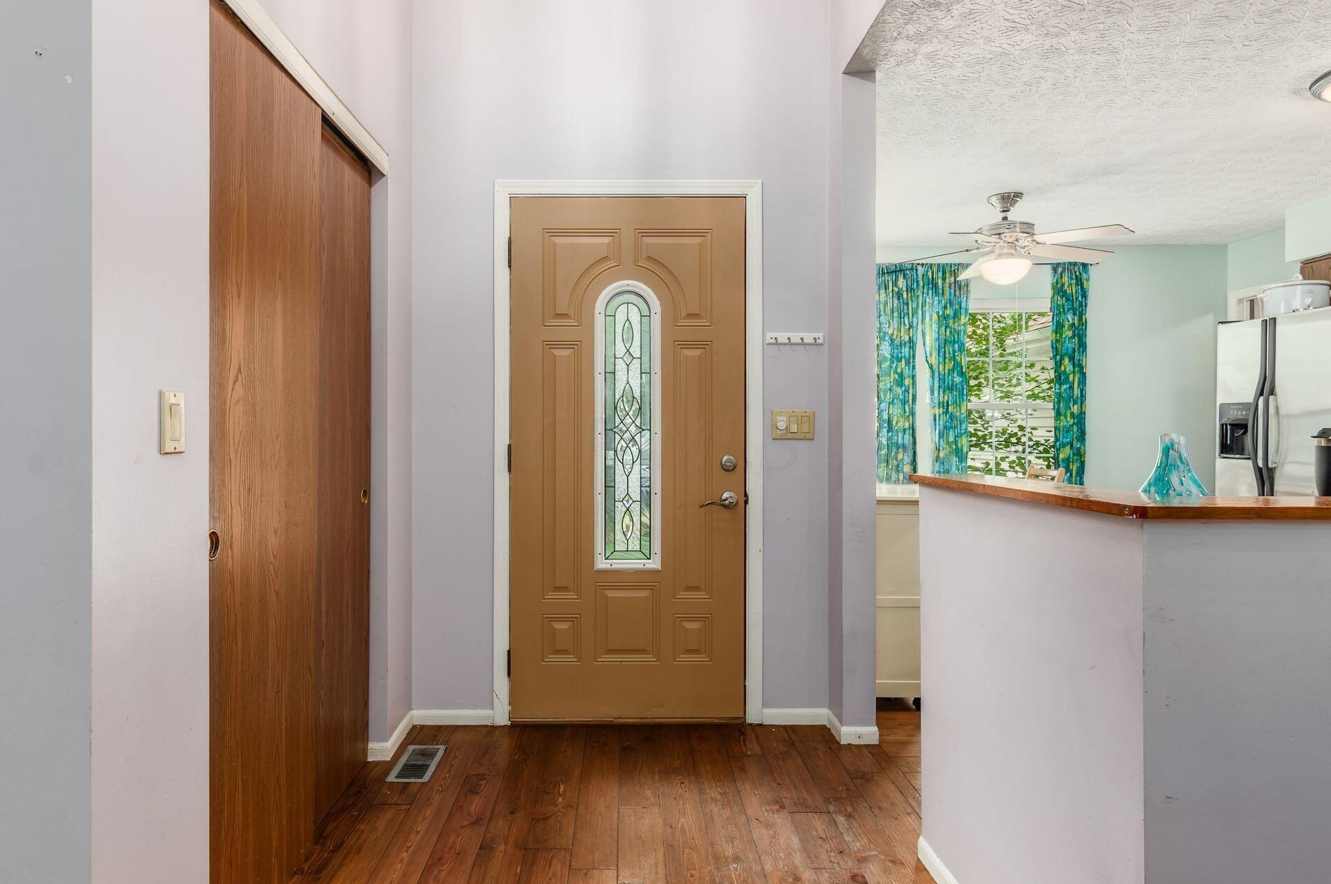 3090 Sun Valley Dr, Pickerington, OH 43147