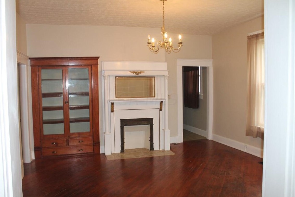 321 Wheeling St, Lancaster OH 43130-3852 exterior