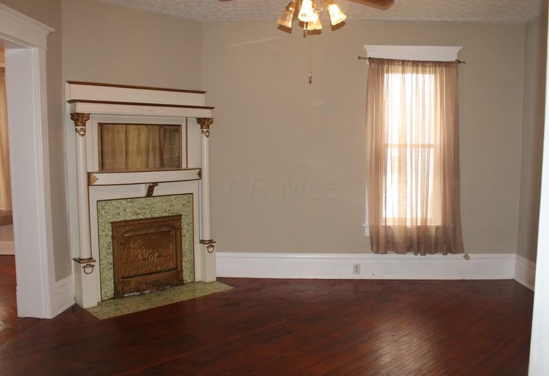 323 Wheeling St, Lancaster OH  43130-3817 exterior