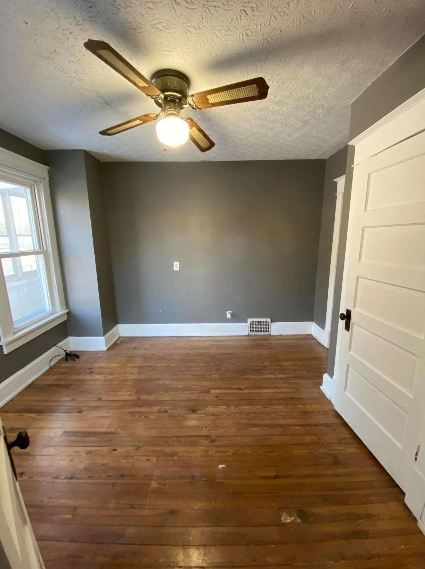 321 Wheeling St, Lancaster OH 43130-3852 exterior