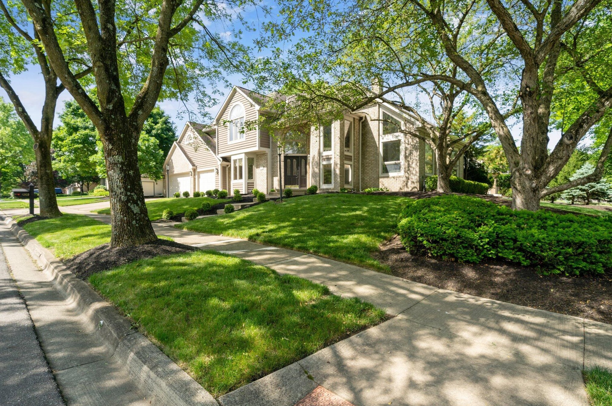 4205 Bowmansroot Ct, Hilliard OH  43026-3006 exterior