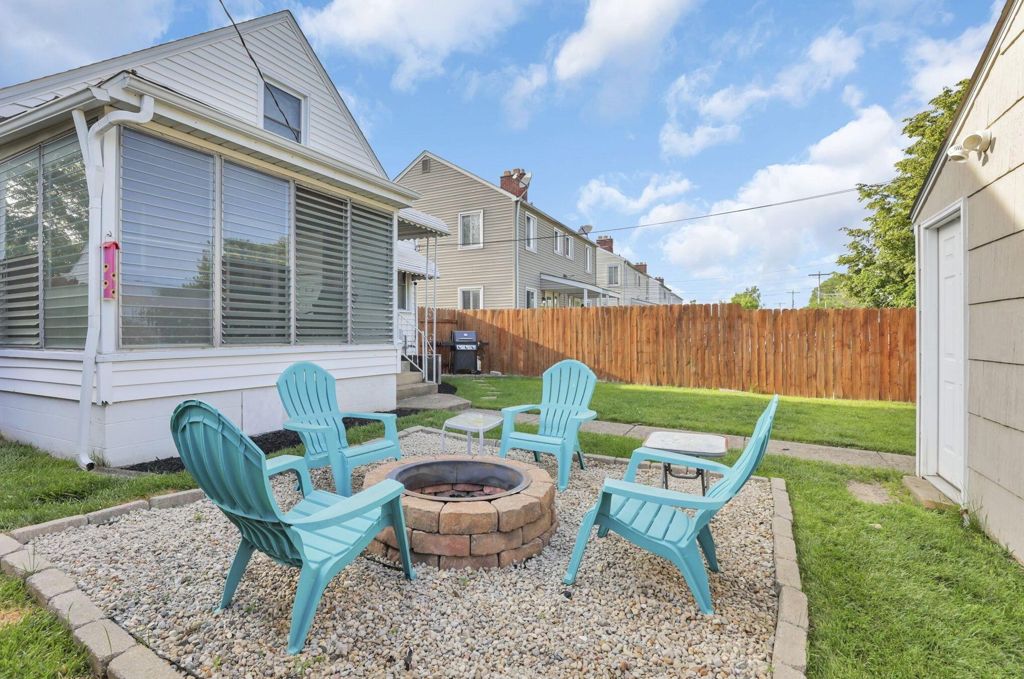 892 Wiltshire Rd, Columbus OH 43204-2341 exterior