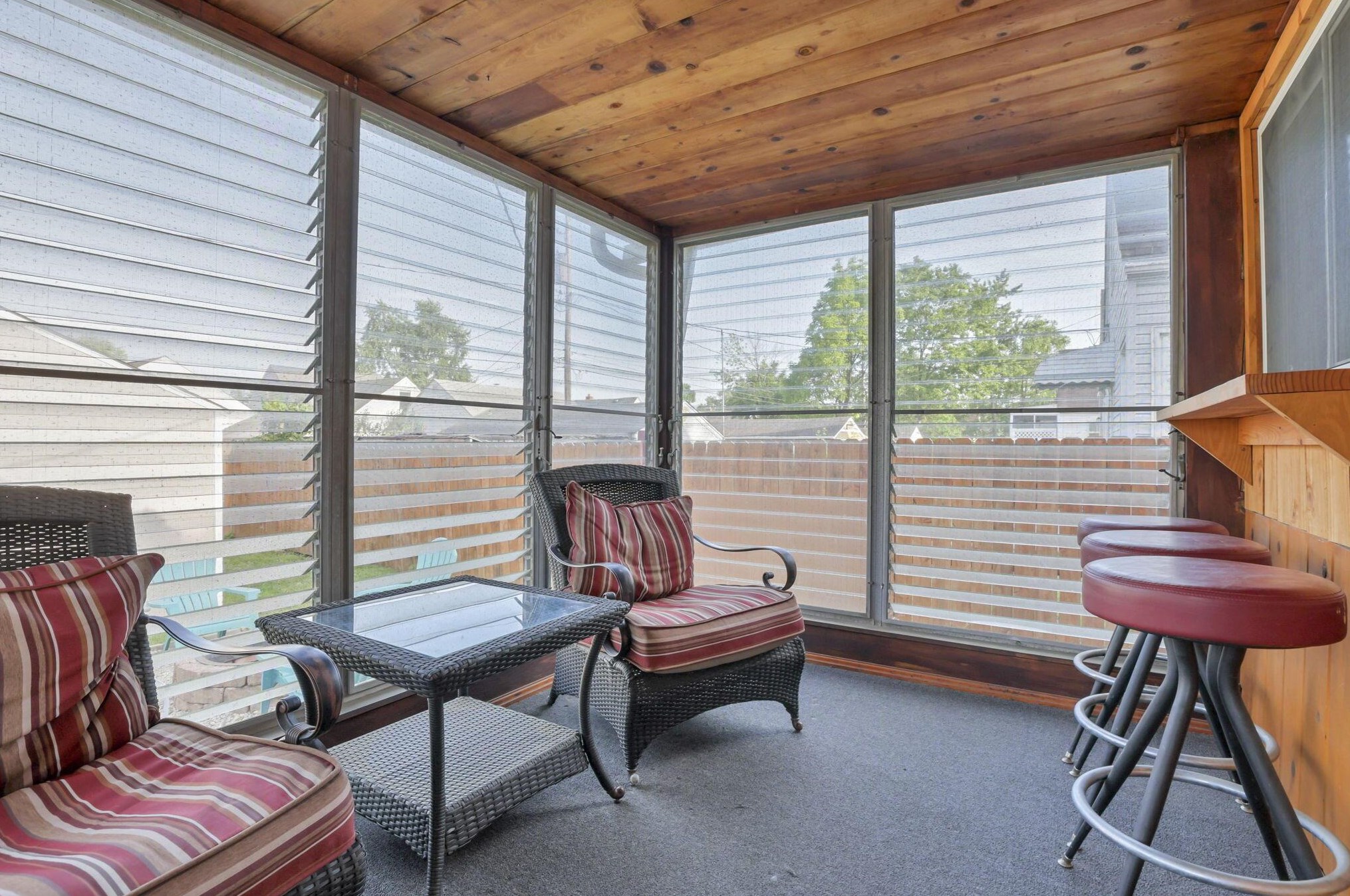 892 Wiltshire Rd, Columbus OH 43204-2341 exterior