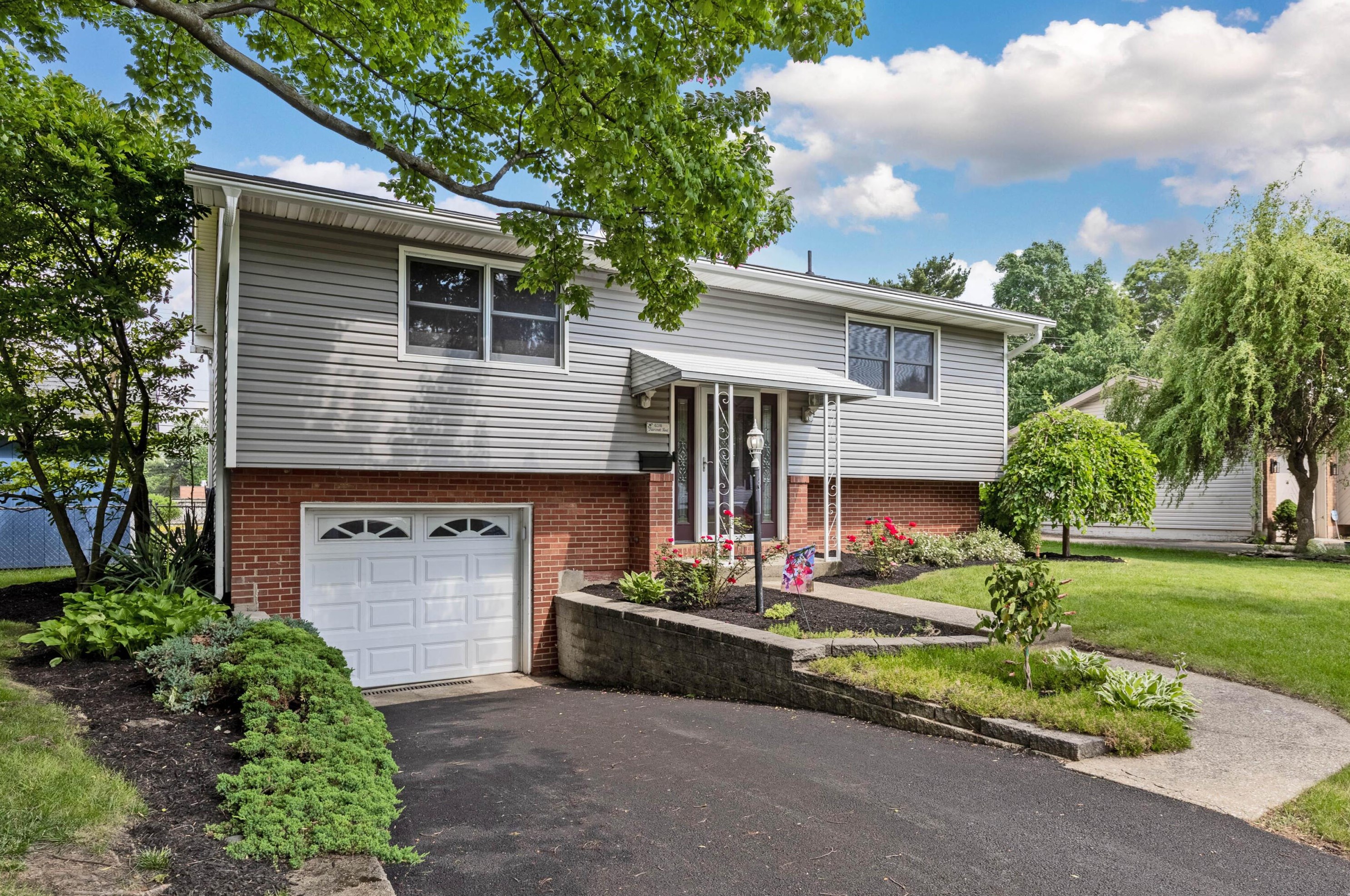 6238 Faircrest Rd, Columbus, OH 43229-2125