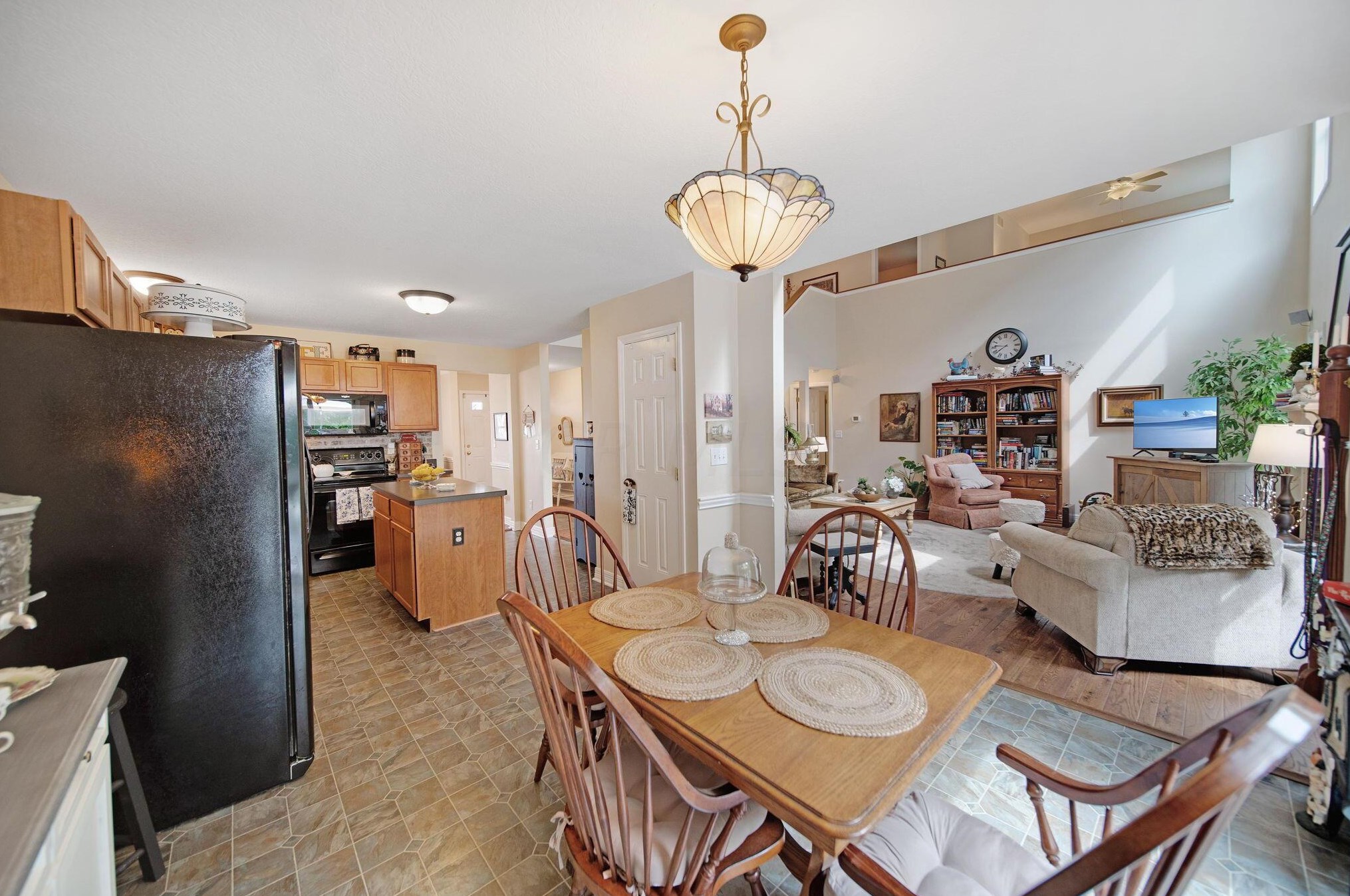 2374 Long Bow Ave, Lancaster OH 43130-8090 exterior