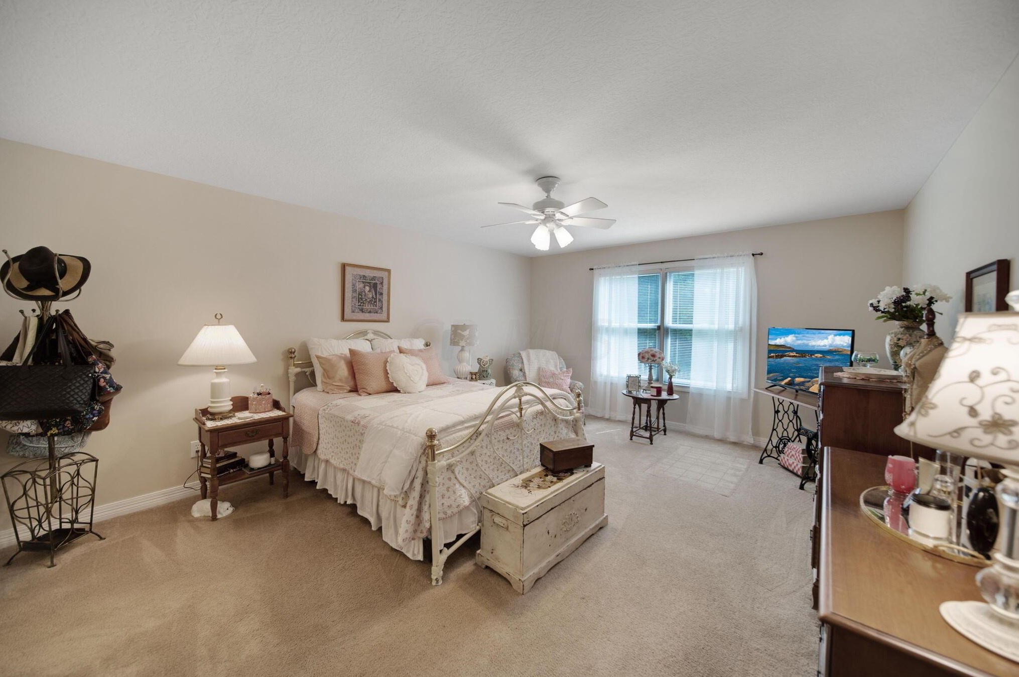 2374 Long Bow Ave, Lancaster OH 43130-8090 exterior