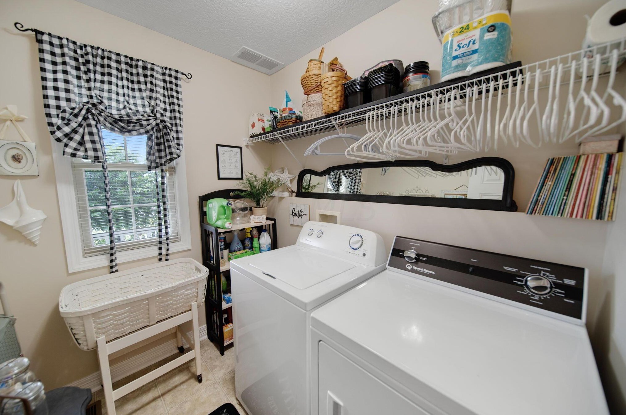 2374 Long Bow Ave, Lancaster OH 43130-8090 exterior