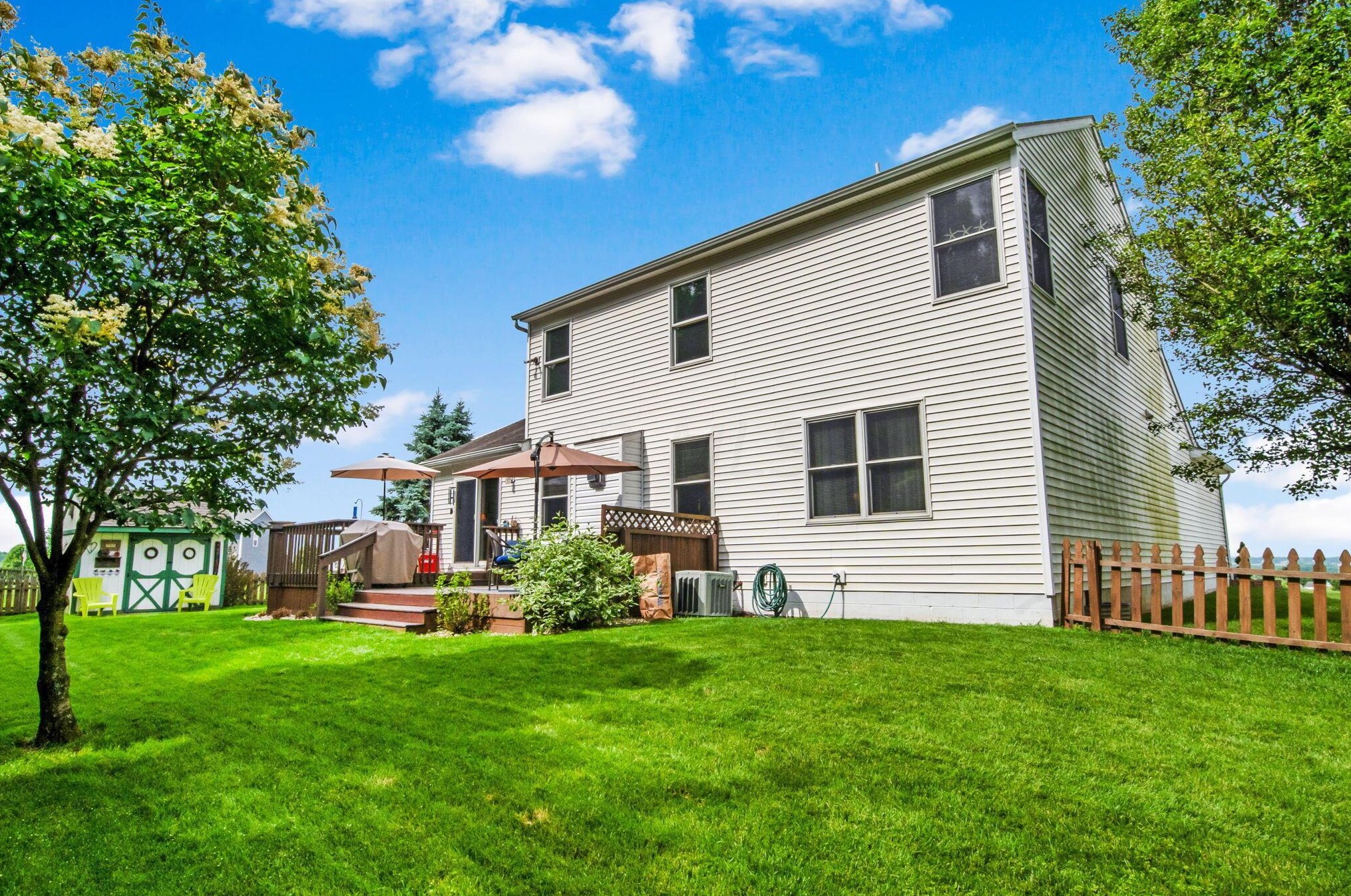 2374 Long Bow Ave, Lancaster OH 43130-8090 exterior