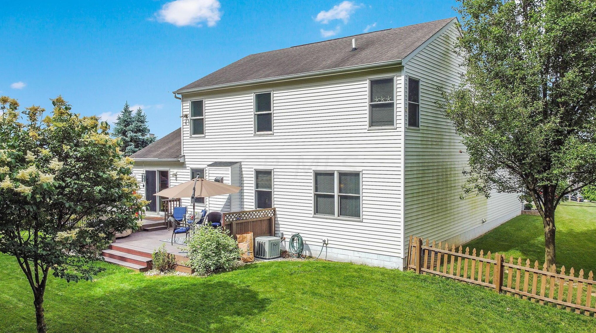 2374 Long Bow Ave, Lancaster OH 43130-8090 exterior