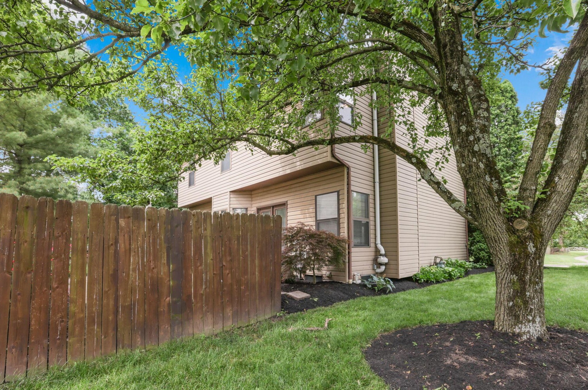 3492 Wheatfield Dr, Pickerington OH  43147-8834 exterior