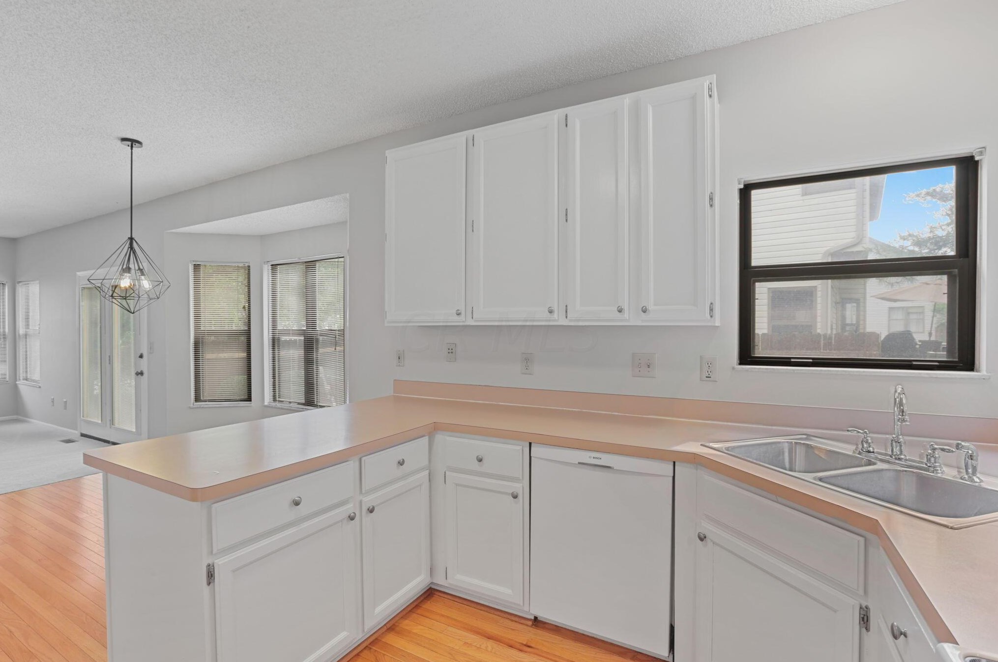 3492 Wheatfield Dr, Pickerington OH  43147-8834 exterior