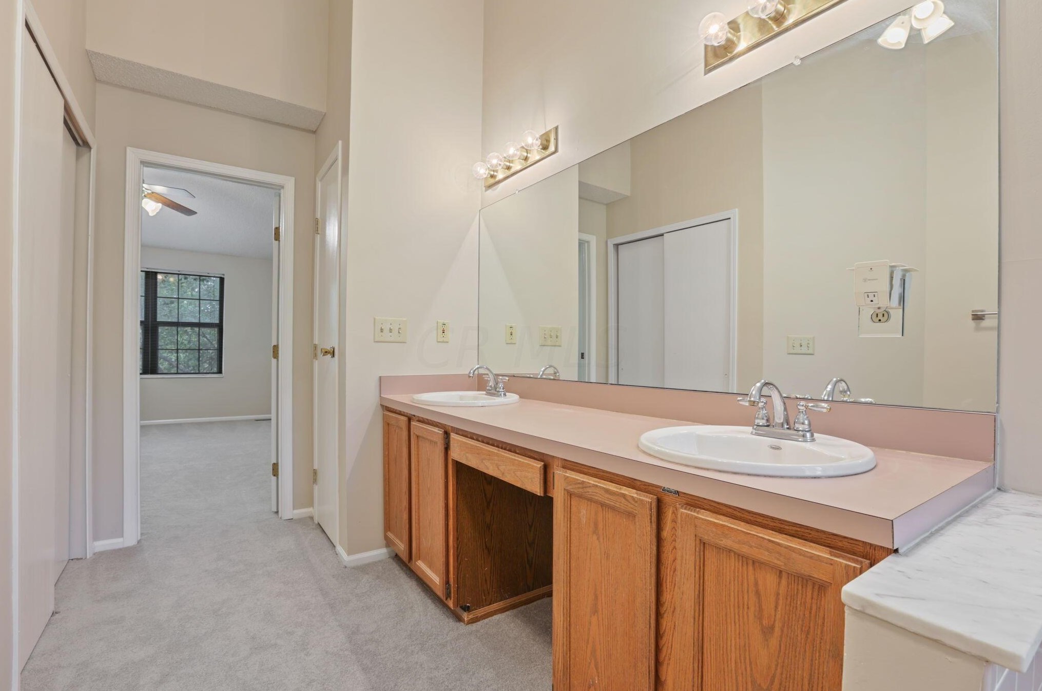 3492 Wheatfield Dr, Pickerington OH  43147-8834 exterior