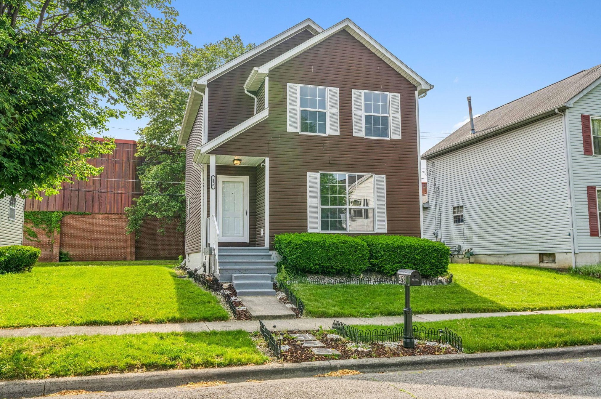 458 Capitol View Dr, Columbus, OH 43203-1036