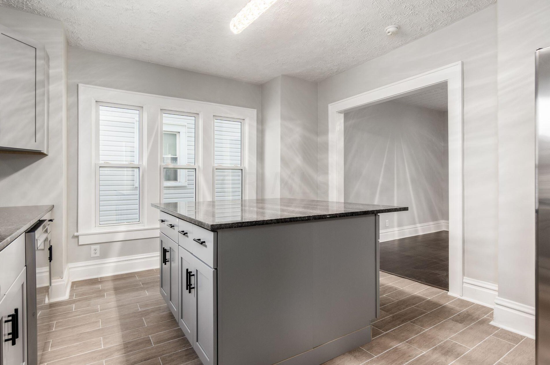 859 Whittier St, Columbus OH  43206-1582 exterior