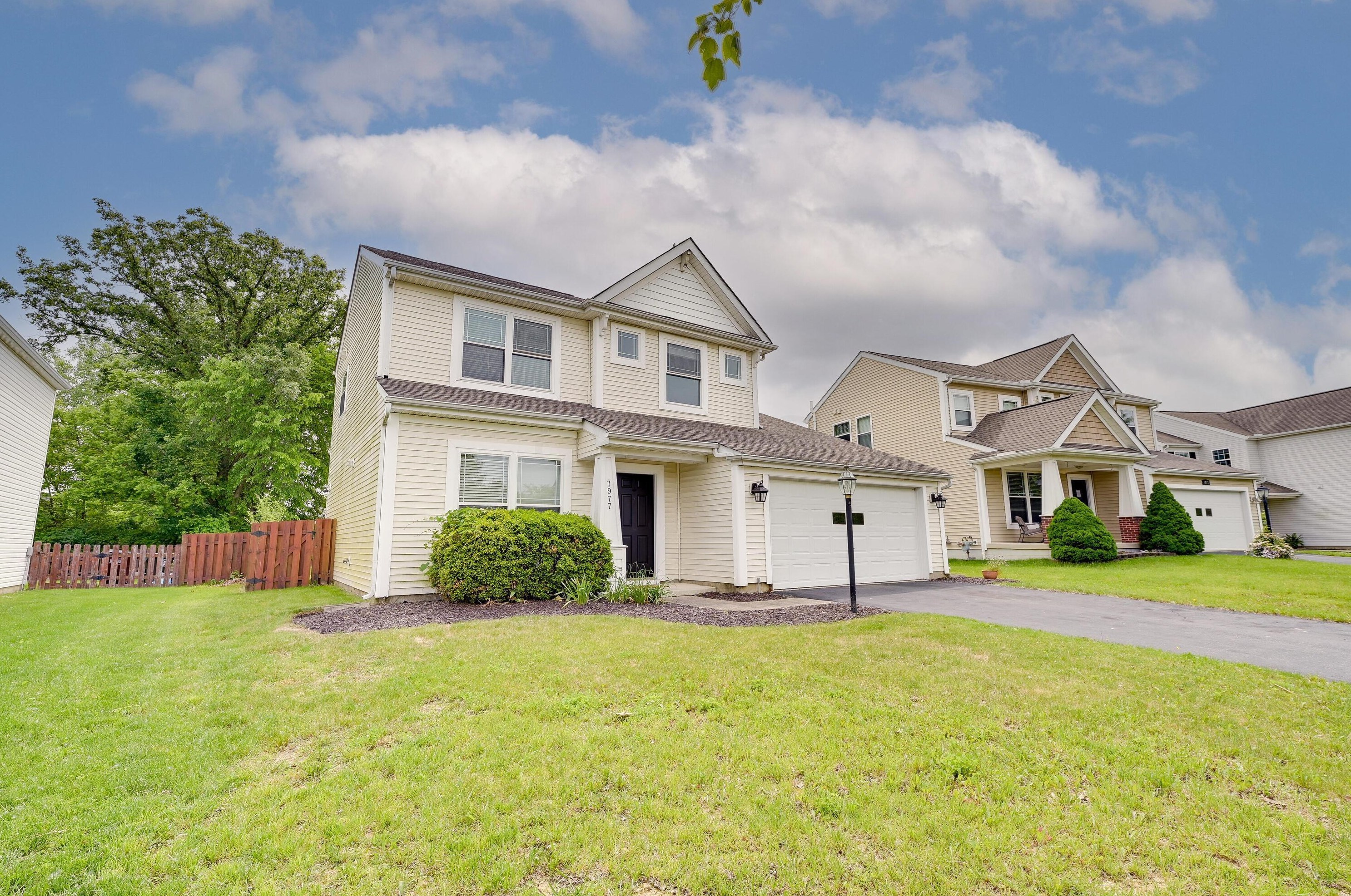 7977 Aspen Ridge Dr, Blacklick, OH 43004-8096