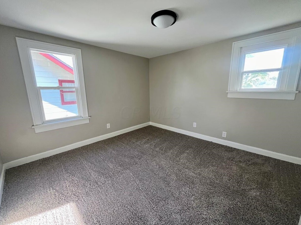 587 Eureka Ave, Columbus OH 43204-2911 exterior