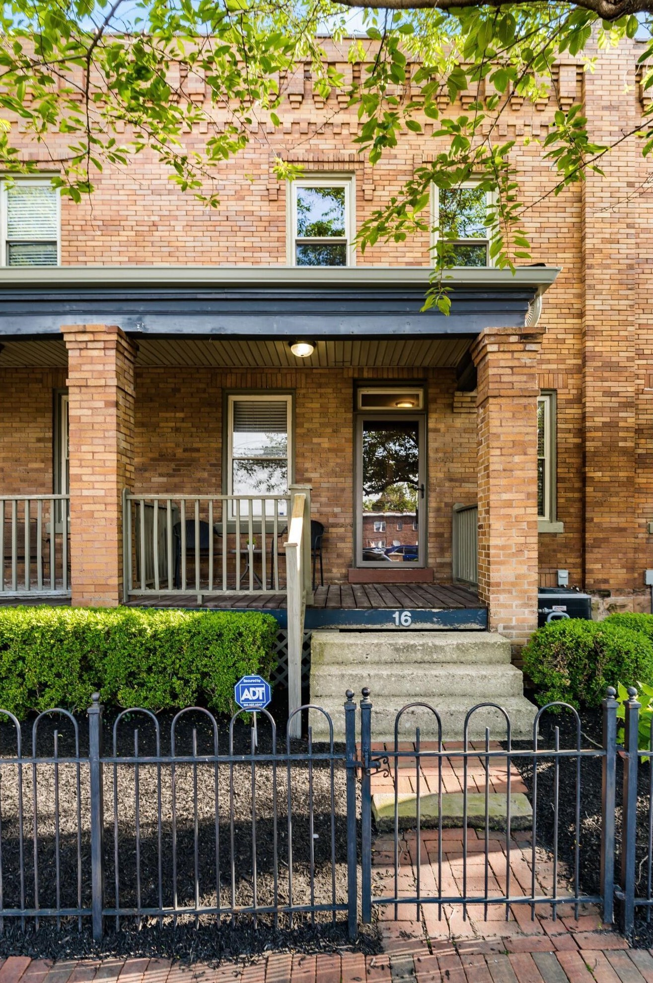 16 Hanford St, Columbus, OH 43206-3425