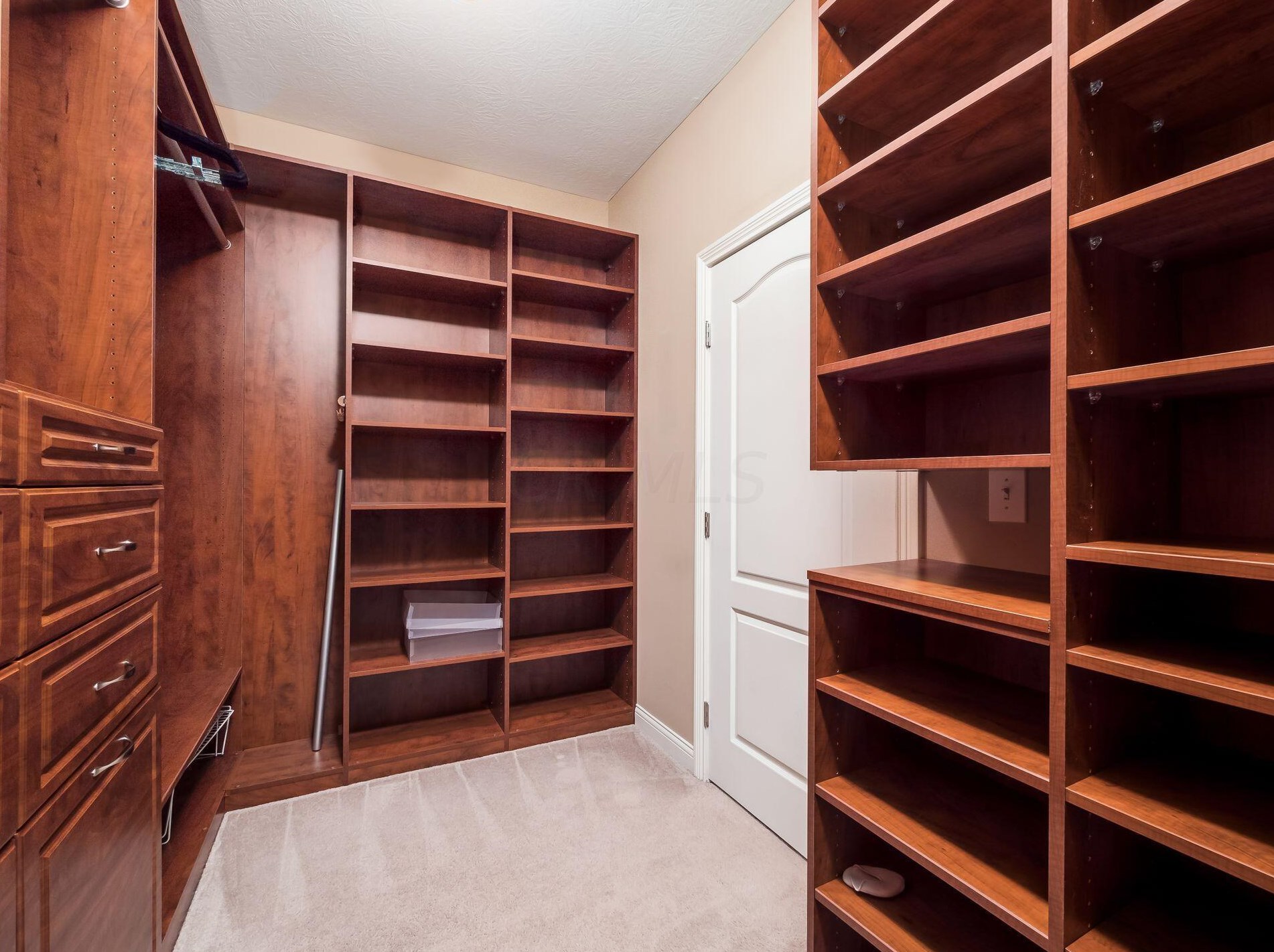 5657 Slater Rdg, Hilliard OH  43026-7477 exterior