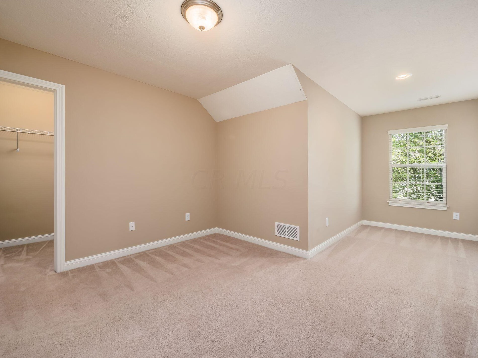 5657 Slater Rdg, Hilliard OH  43026-7477 exterior