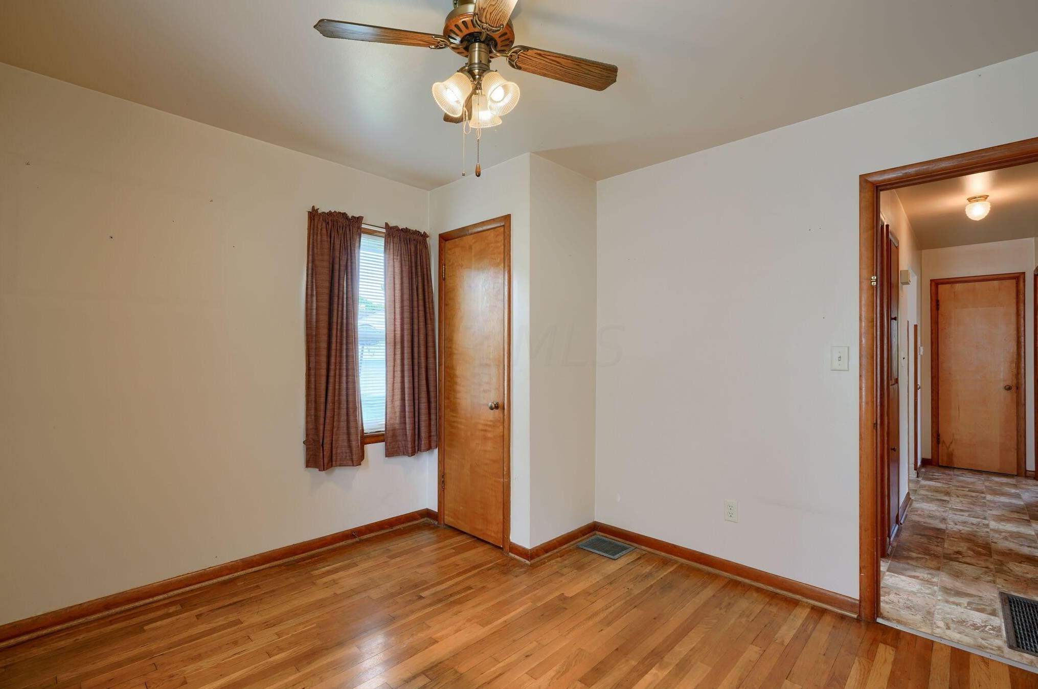 1029 Dunedin Rd, Columbus OH  43224-3303 exterior