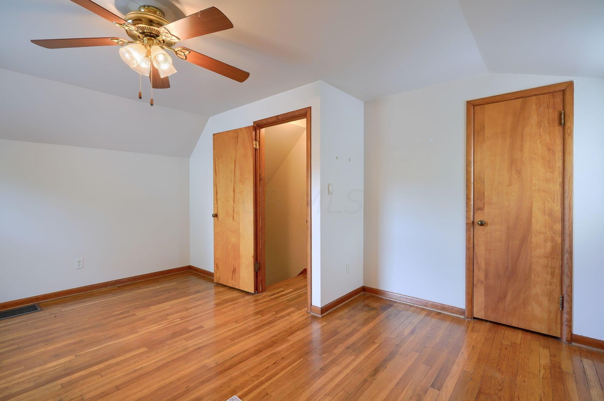 1029 Dunedin Rd, Columbus OH  43224-3303 exterior