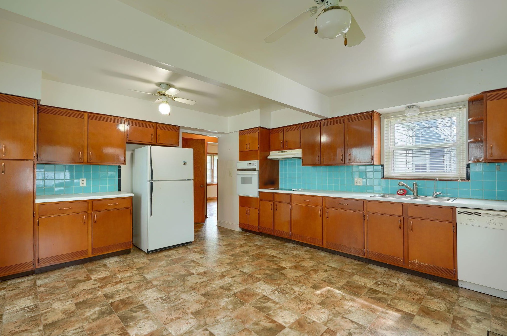 1029 Dunedin Rd, Columbus OH  43224-3303 exterior