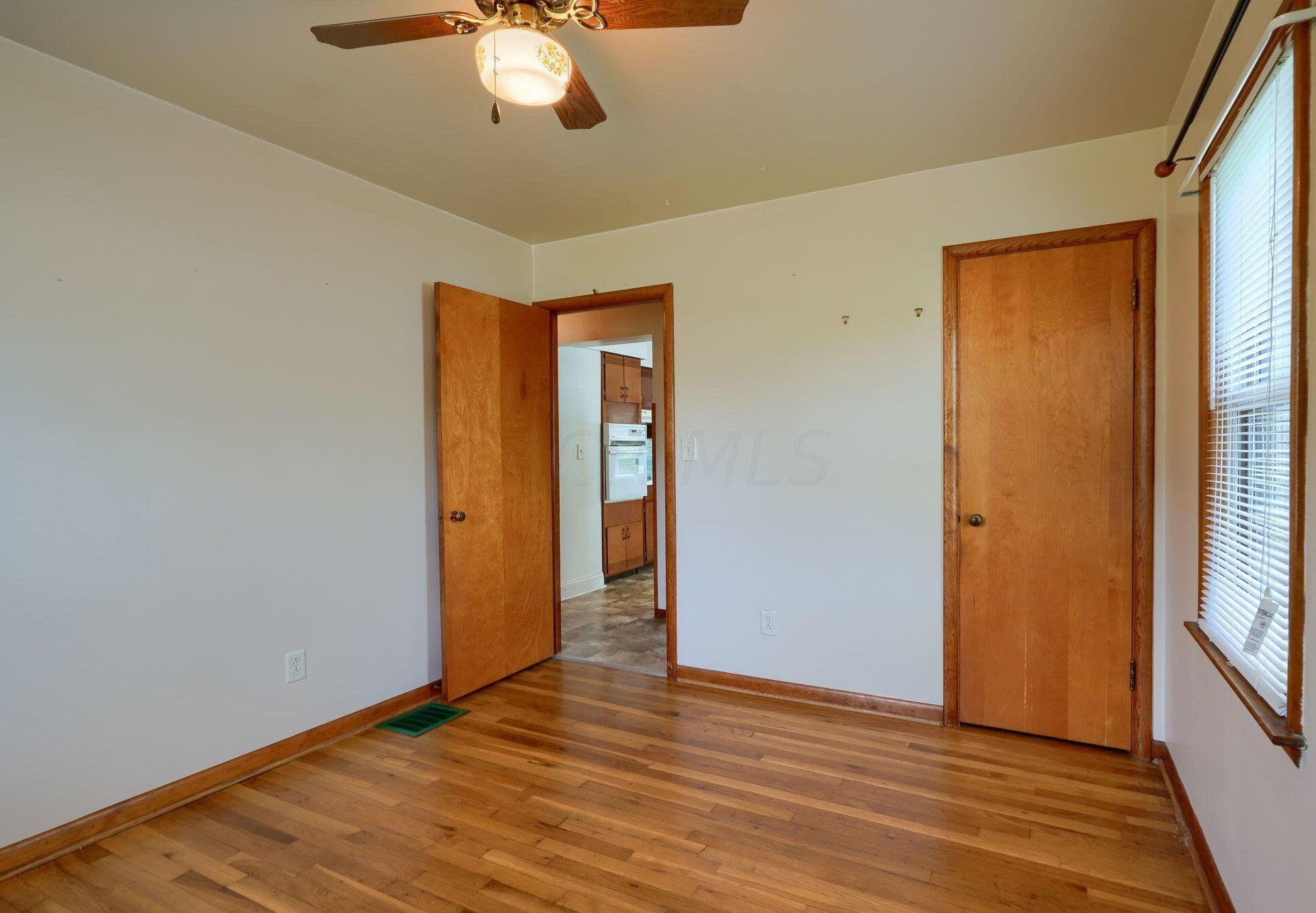 1029 Dunedin Rd, Columbus OH  43224-3303 exterior