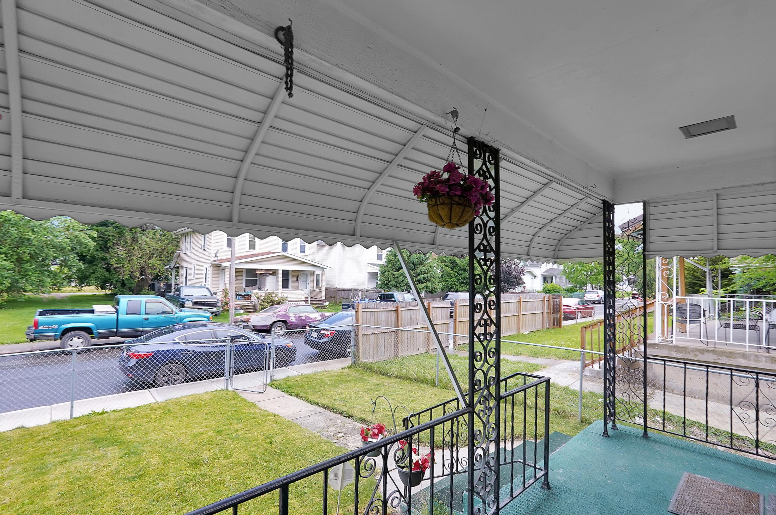398 Midland Ave, Columbus, OH 43223-1025