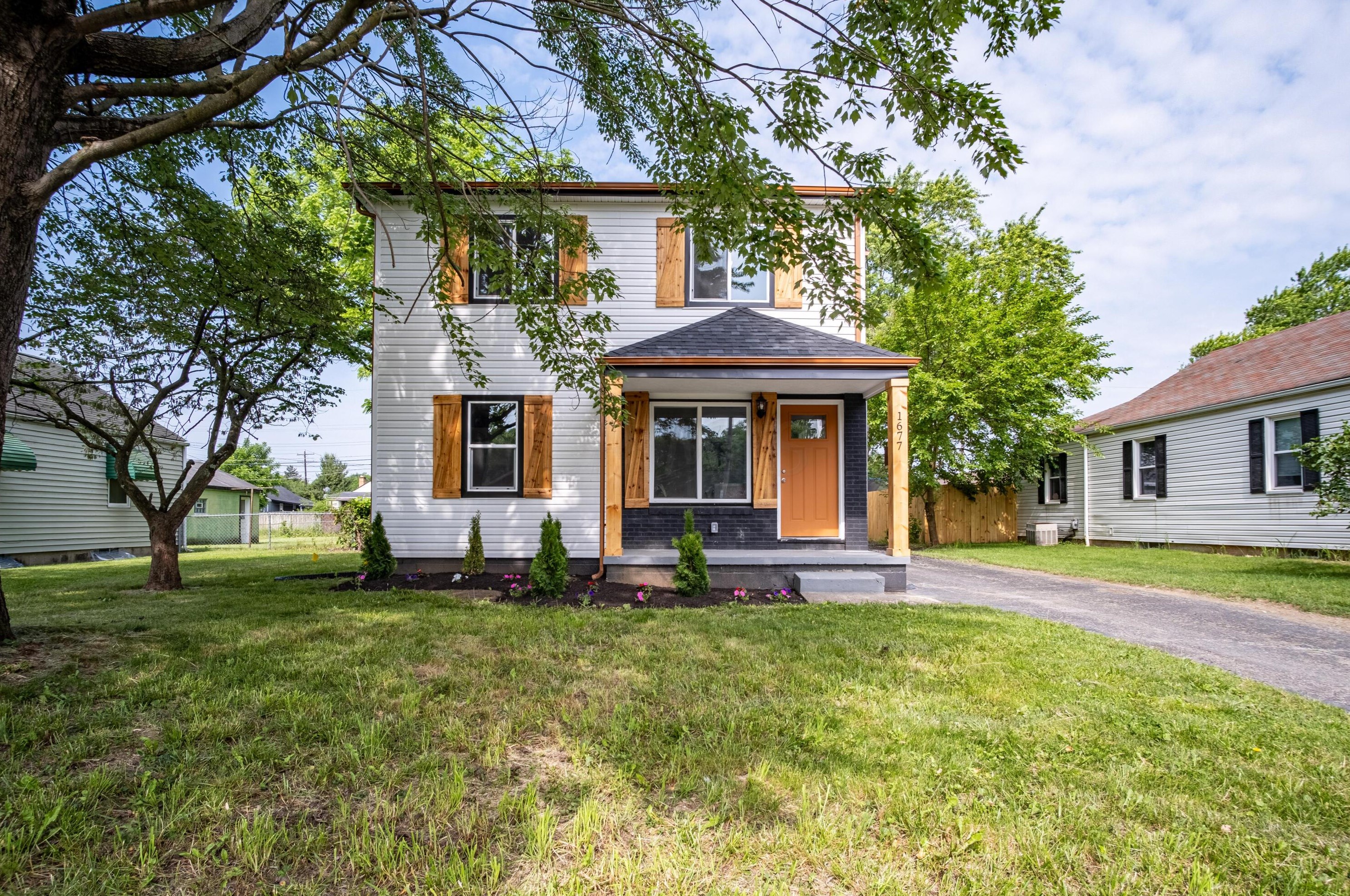 1677 Linwood Ave, Columbus, OH 43207