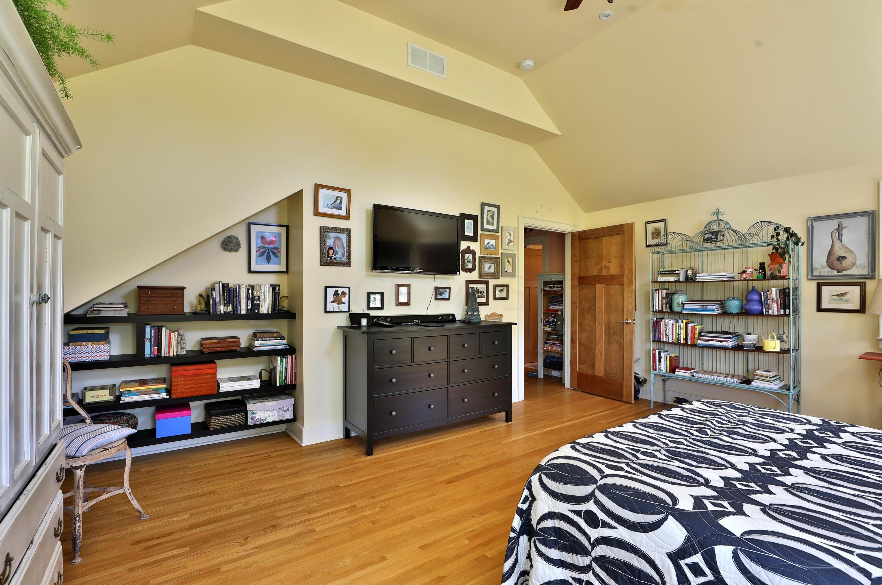 129 Schreyer Pl, Columbus OH  43214-2724 exterior