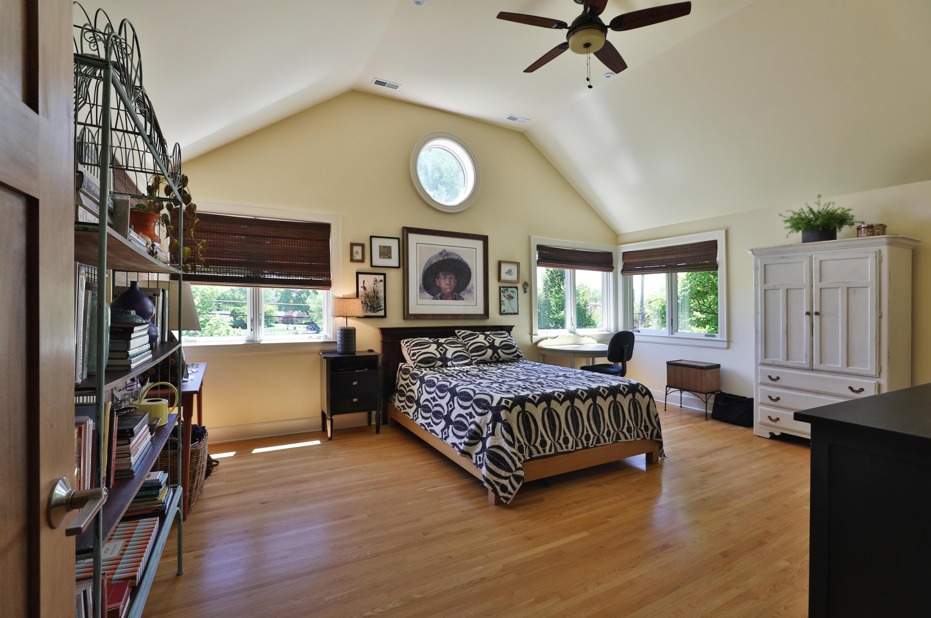 129 Schreyer Pl, Columbus OH  43214-2724 exterior