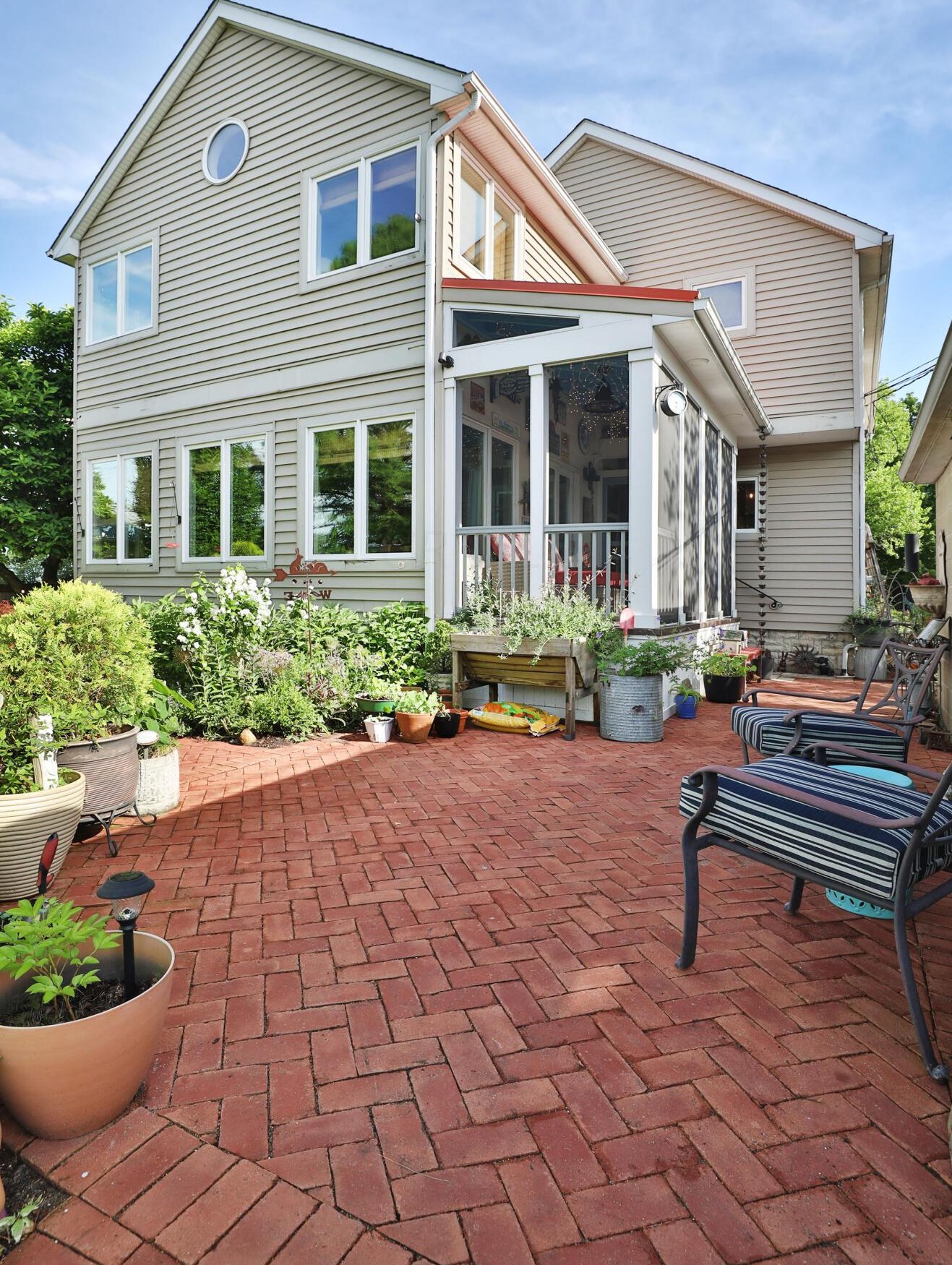 129 Schreyer Pl, Columbus OH  43214-2724 exterior