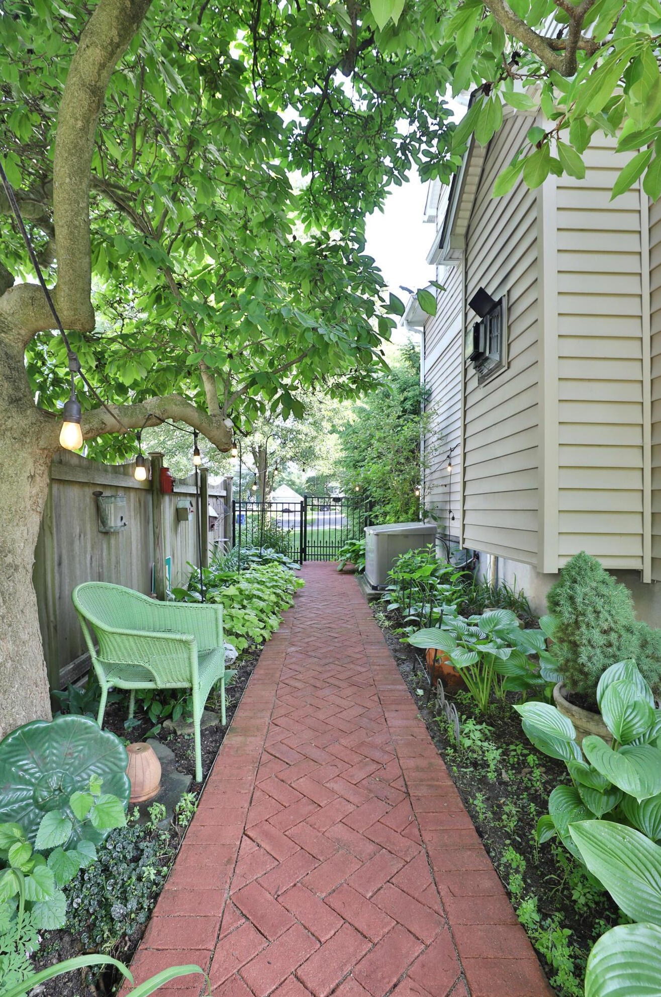 129 Schreyer Pl, Columbus OH  43214-2724 exterior